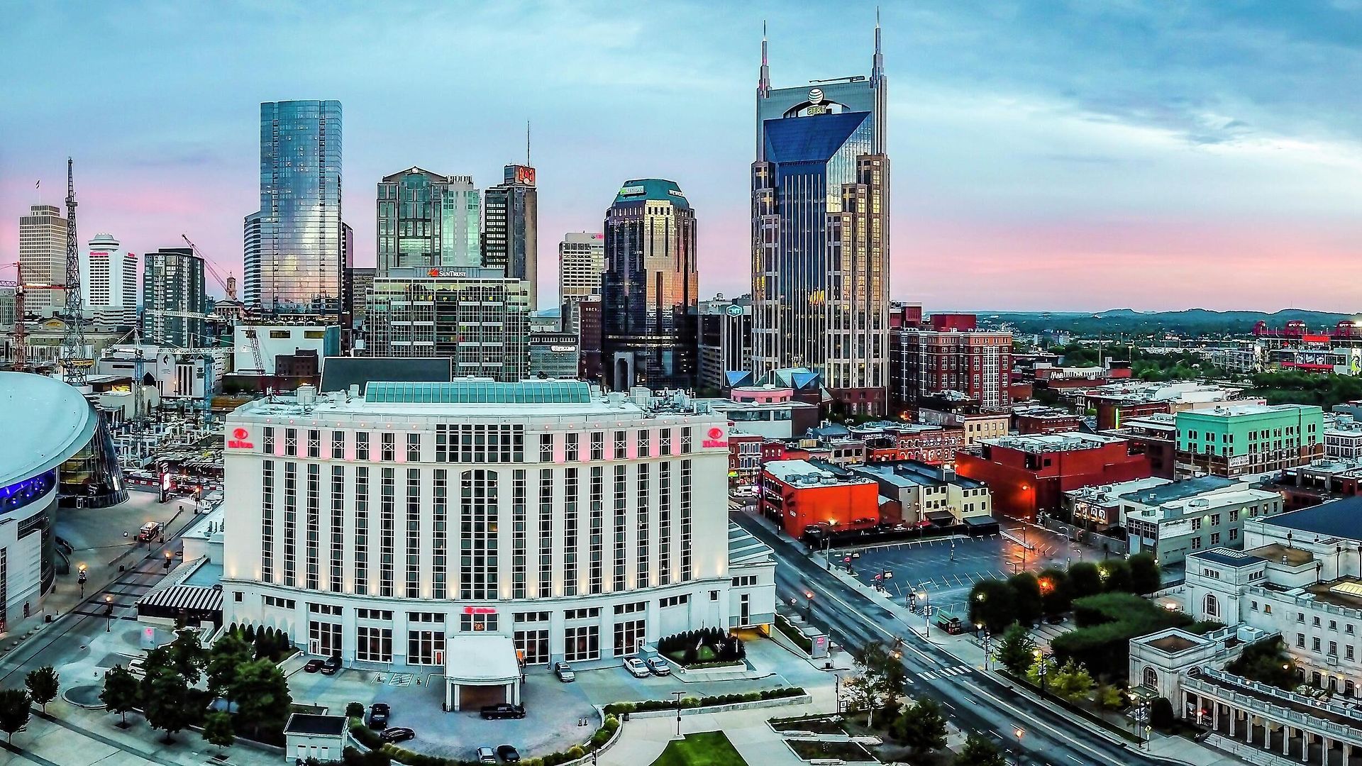 Hilton Downtown Hotel 4*
