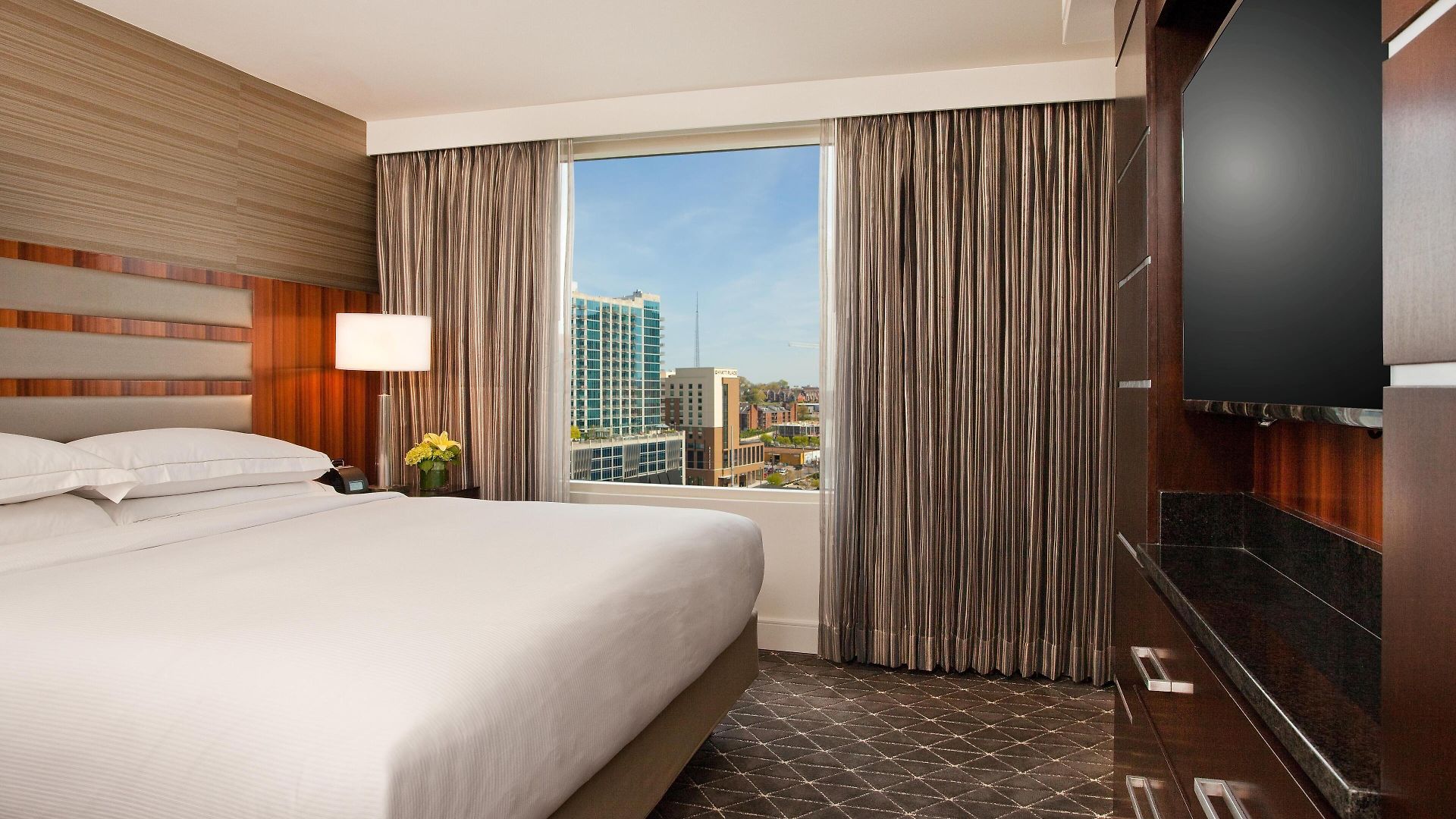 Hilton Downtown Hotel 4*