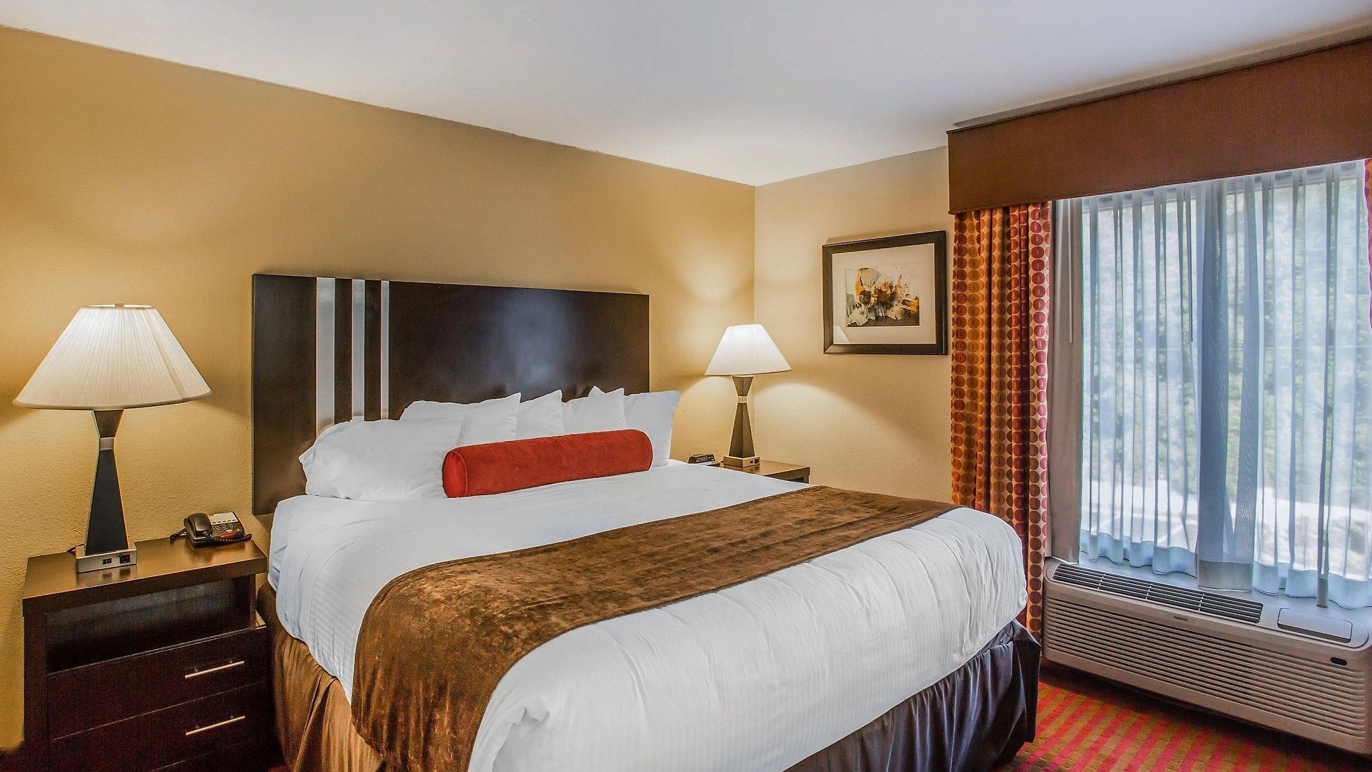 Quality Airport Hotel 4*