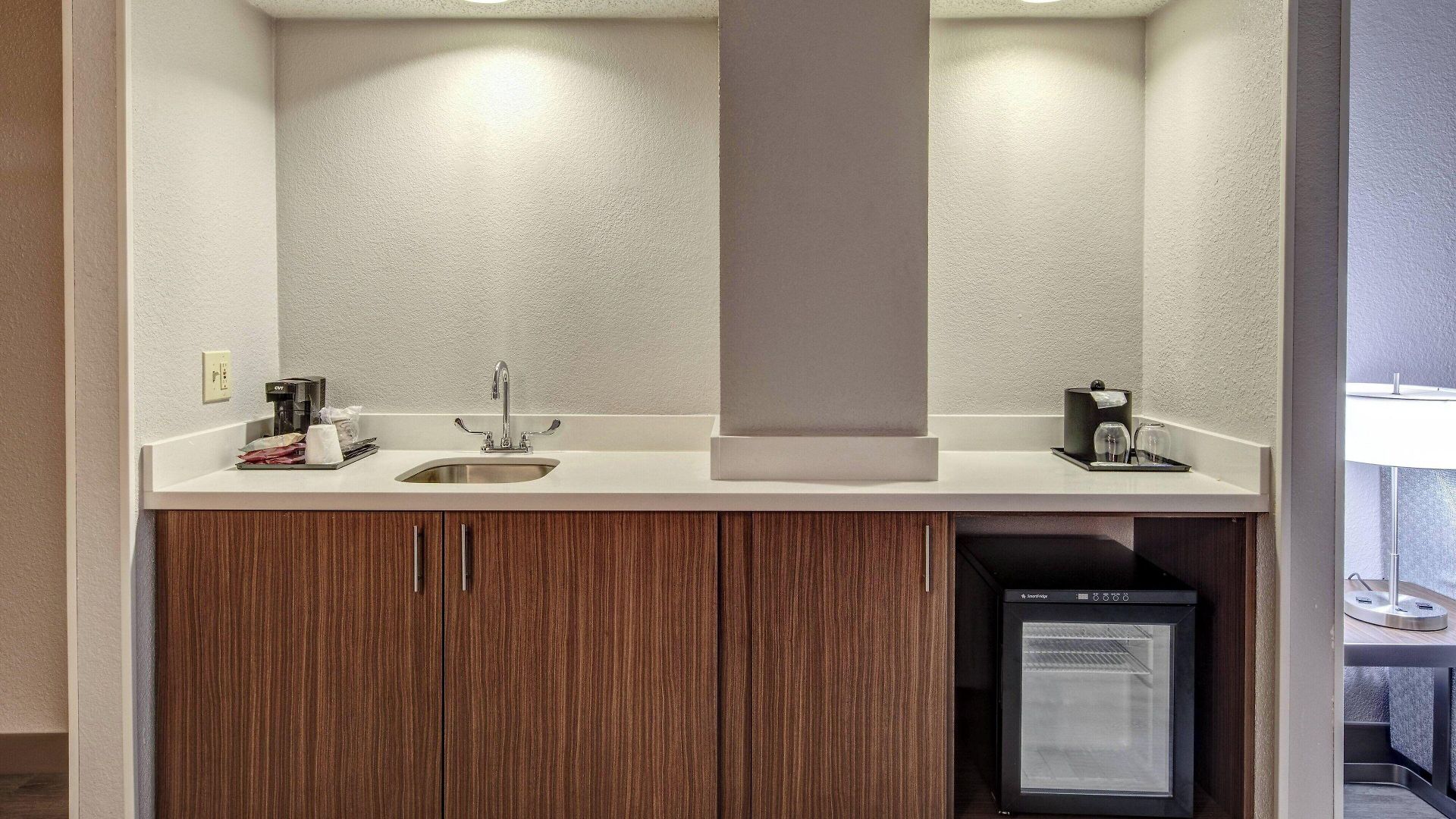 Courtyard By Marriott Vanderbilt West End Hotel