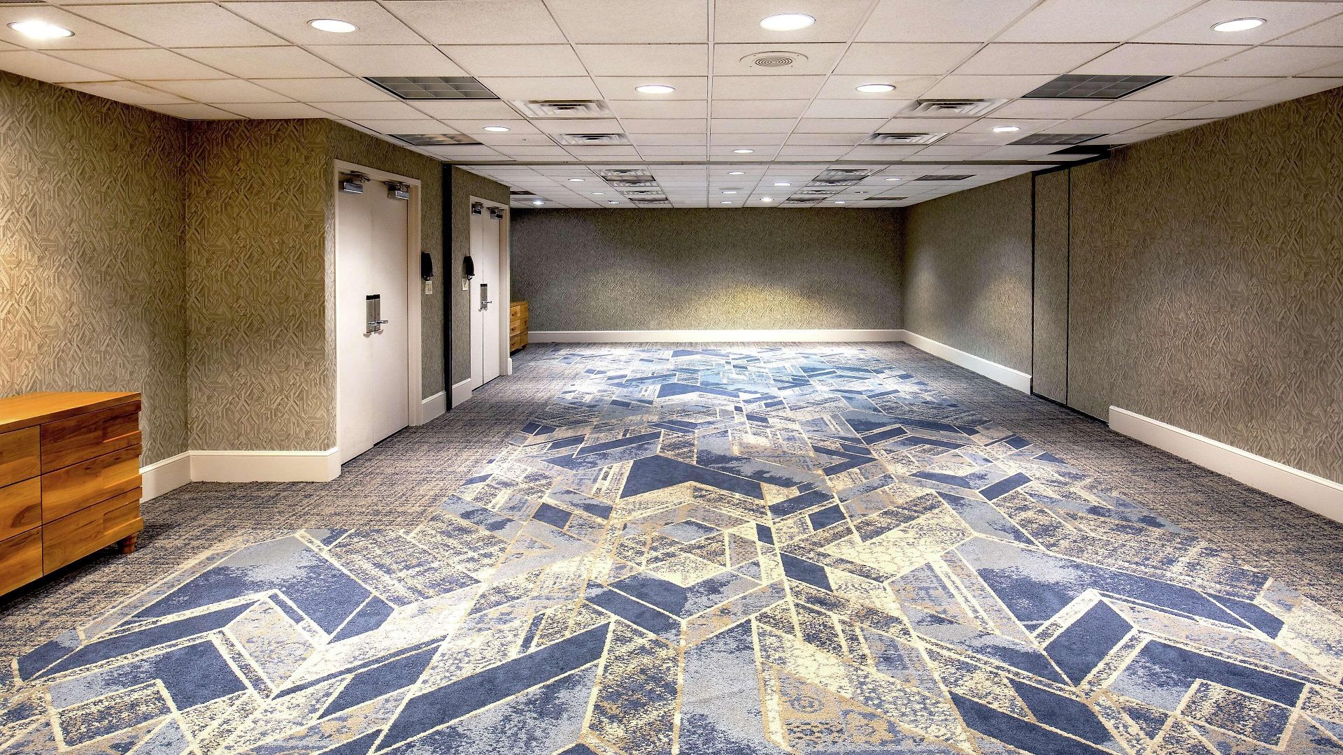 Doubletree By Hilton Downtown Hotel
