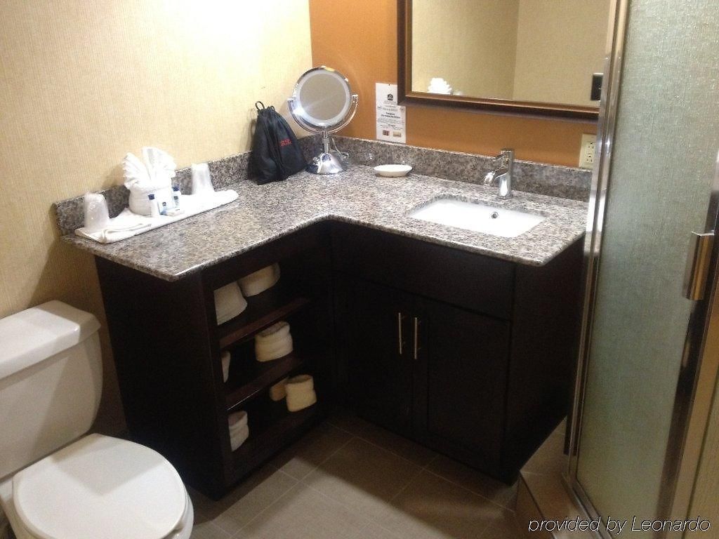 Western Near Opryland 3*