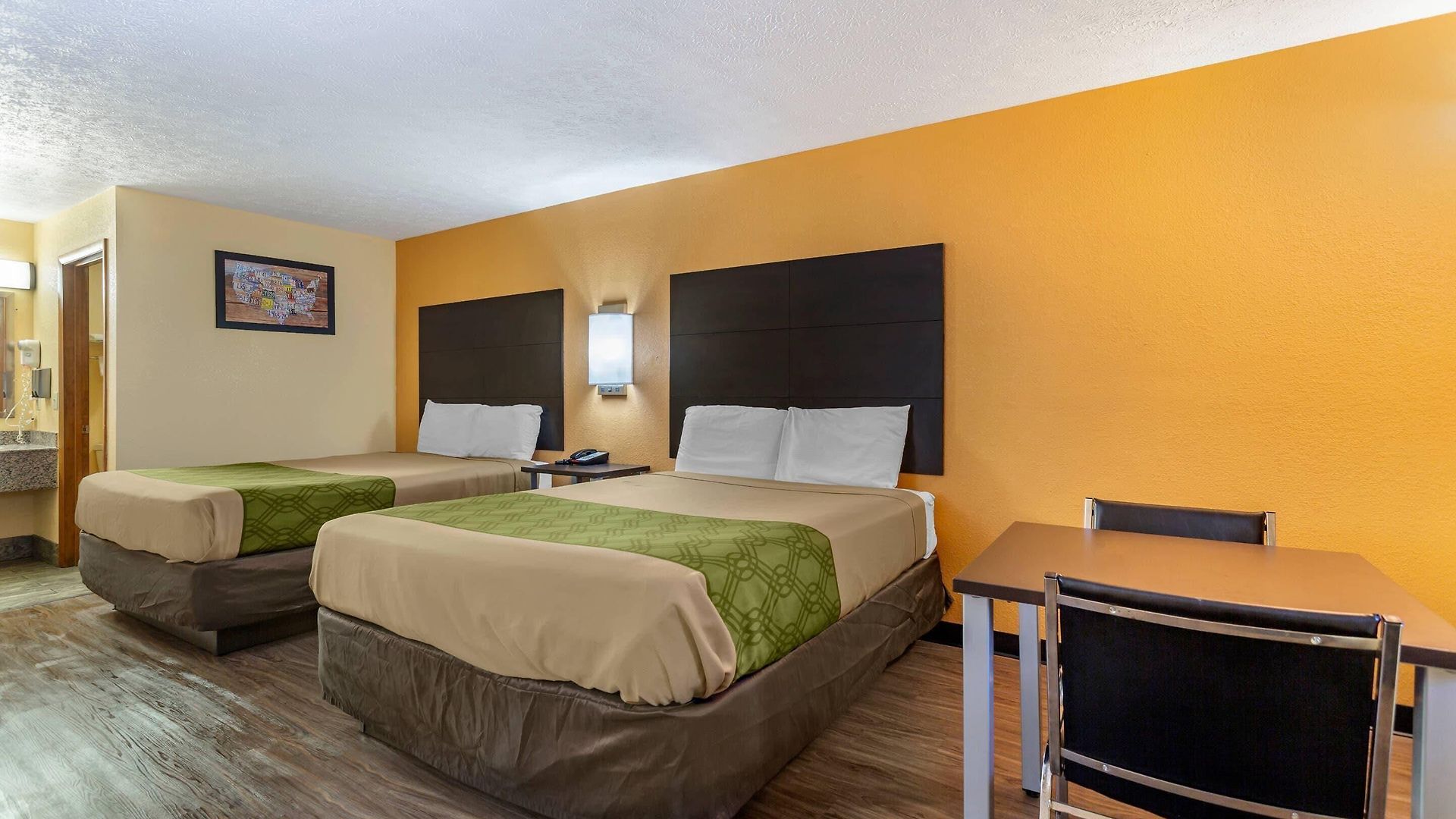 Econo North Motel 3*