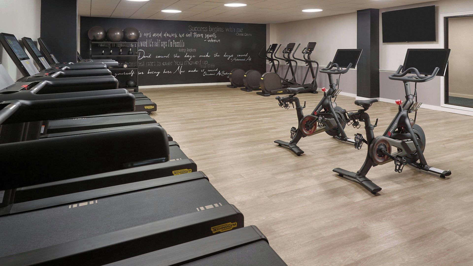Sheraton Grand Downtown Hotel 4*