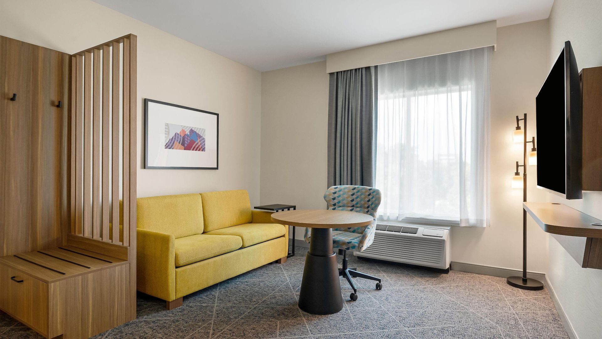Hampton By Hilton Airport Century Place