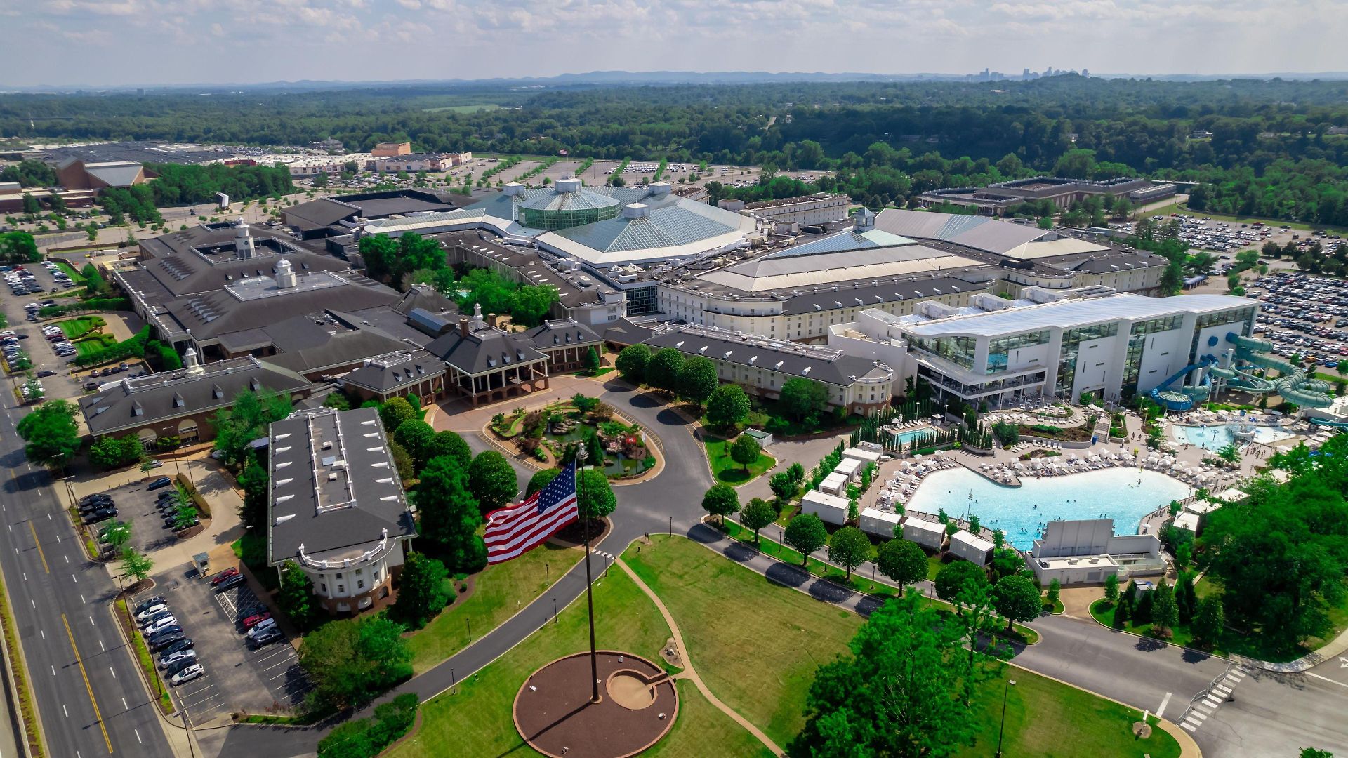 Hyatt Select Opryland 3*