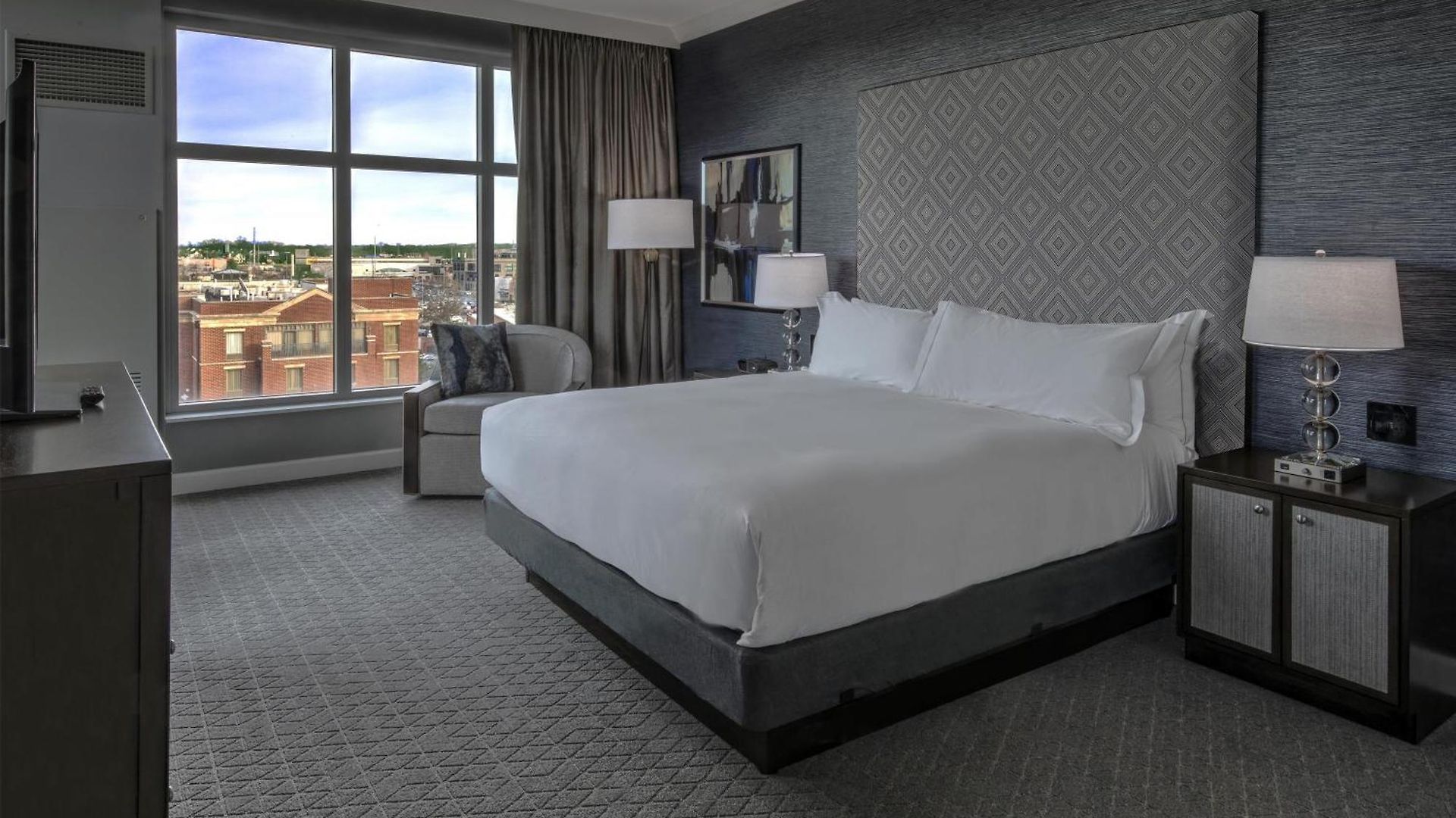 Hotel Hilton Hills 4*