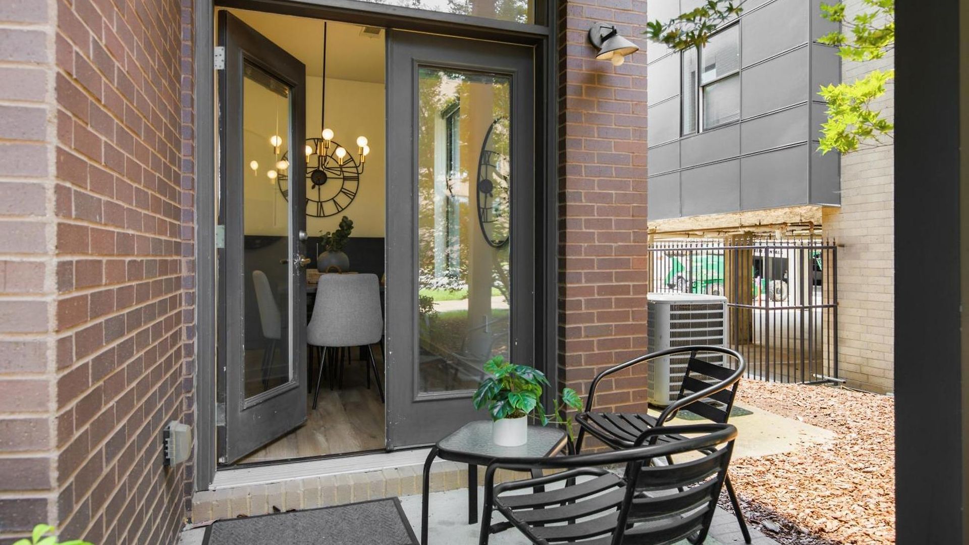 Walk To Vanderbilt And Belmont - Shuffle Board And Free Parking Holiday home *