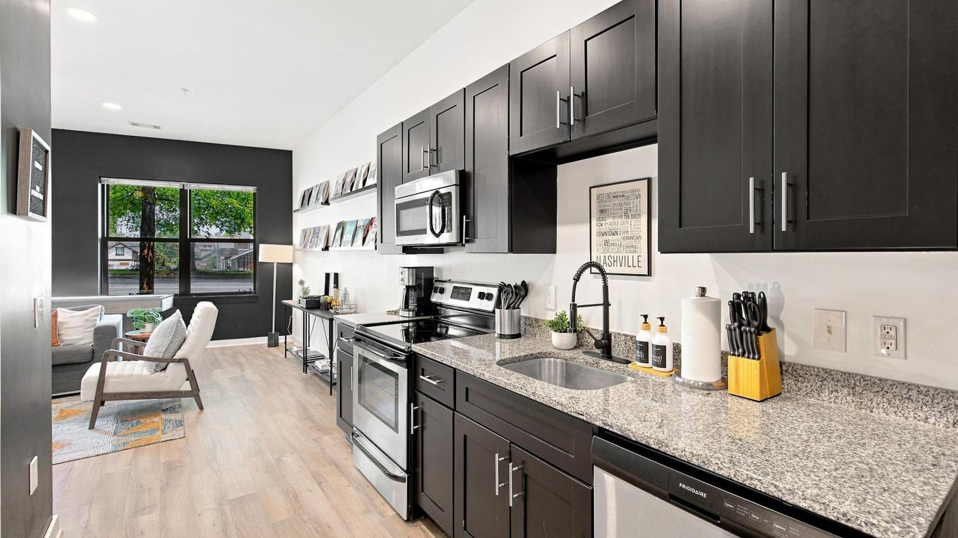 Walk To Vanderbilt And Belmont - Shuffle Board And Free Parking Holiday home Nashville