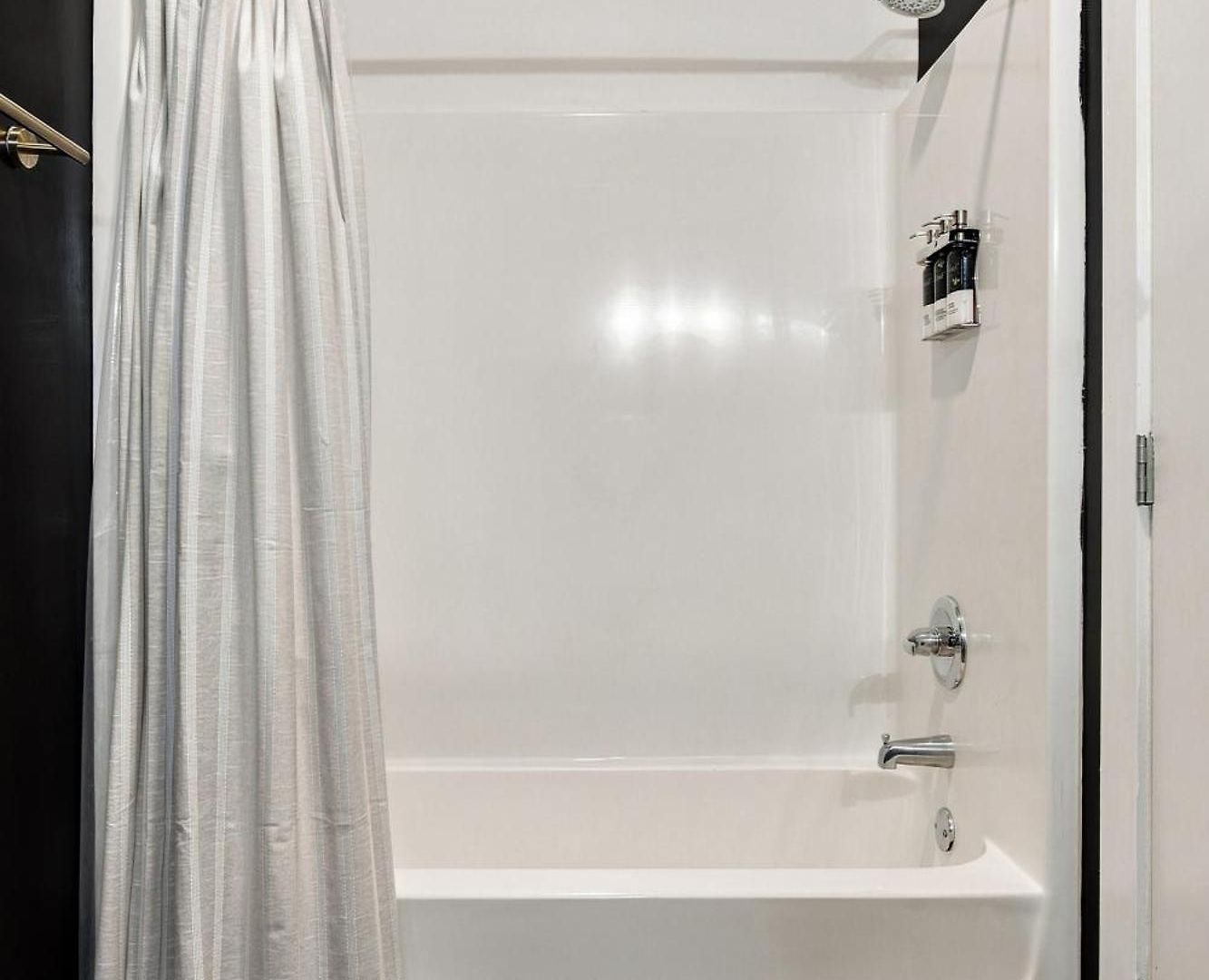 Walk To Vanderbilt And Belmont - Shuffle Board And Free Parking Holiday home *