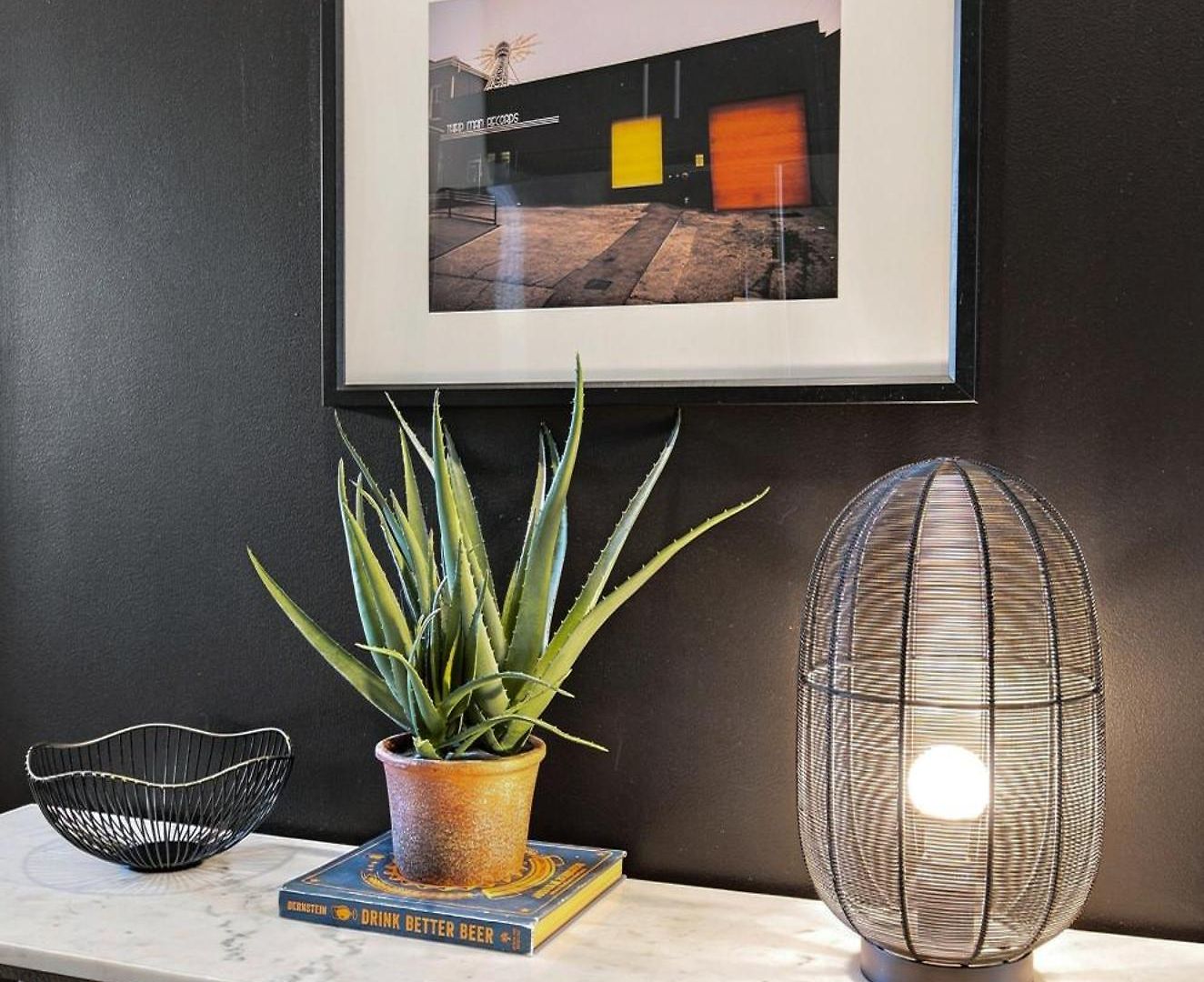 Walk To Vanderbilt And Belmont - Shuffle Board And Free Parking Holiday home *