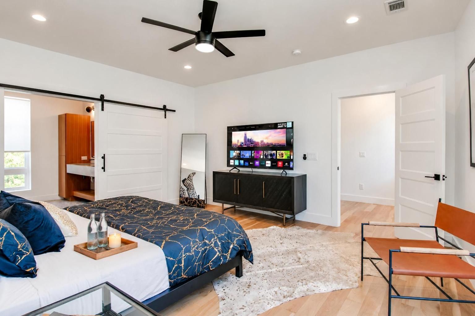 Close To The Gulch - Book Today * Nashville