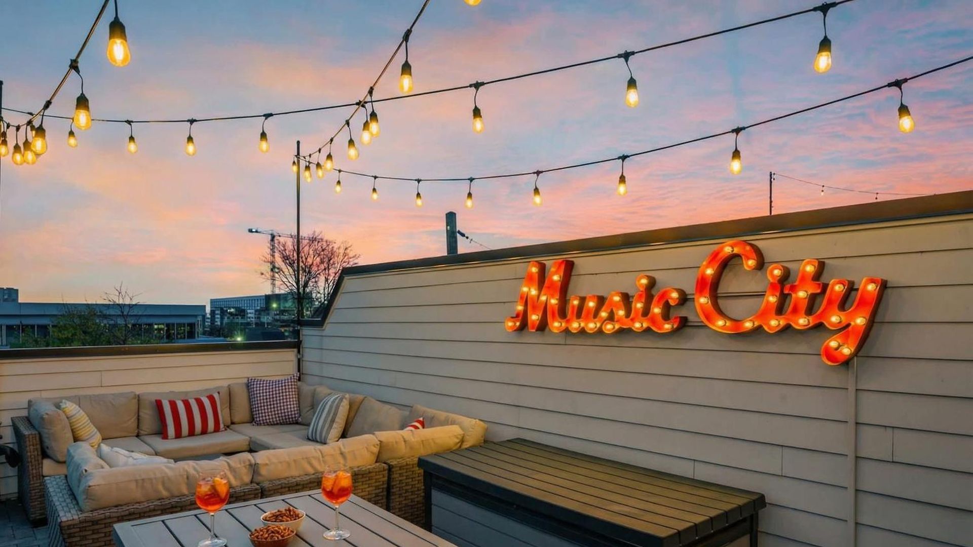 Holiday home New Nashvegas Downtown Rooftop Views 13beds Nashville