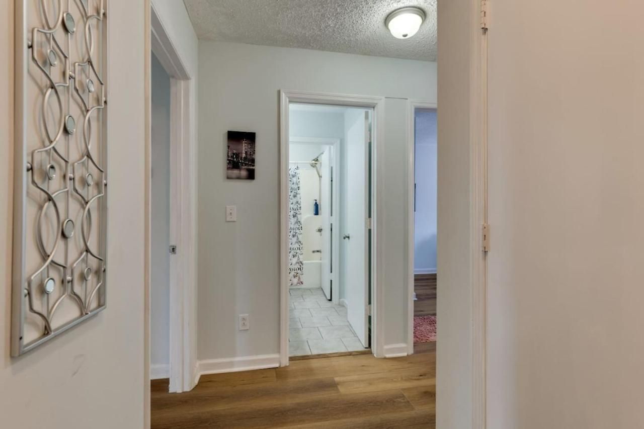 Apartment Beautiful 3 Bedroom- Free Parking 2m To Broadway
