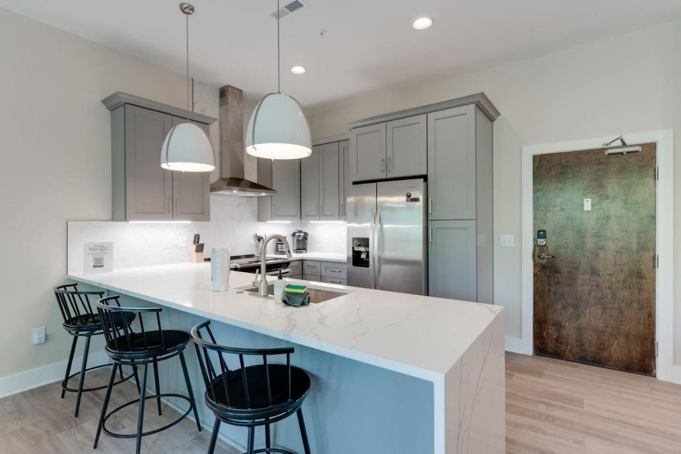 Prime West End 2br W, Sauna And Balcony Near Vandy! *