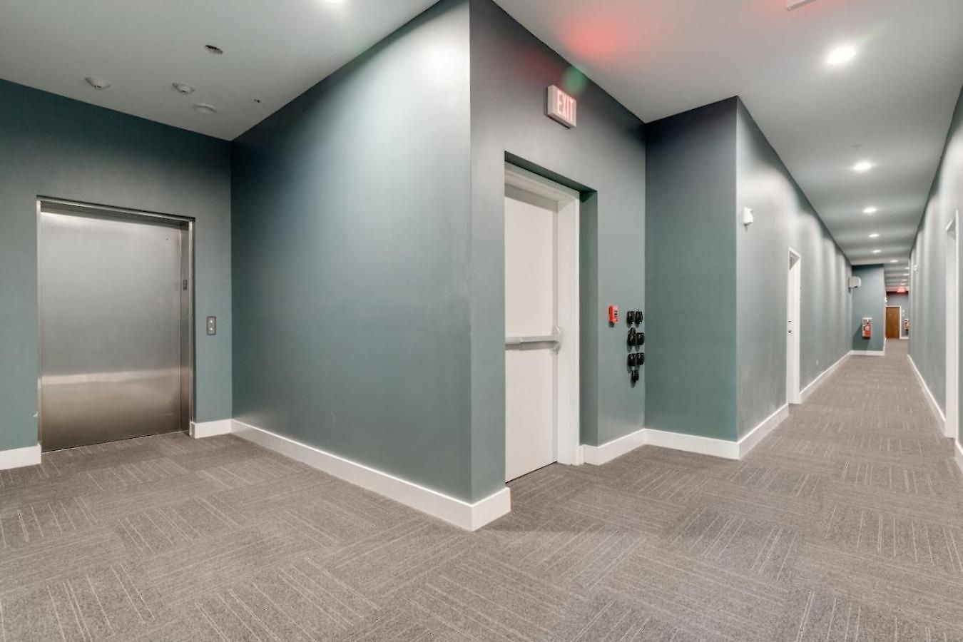 Apartment Prime West End 2br W, Sauna And Balcony Near Vandy!