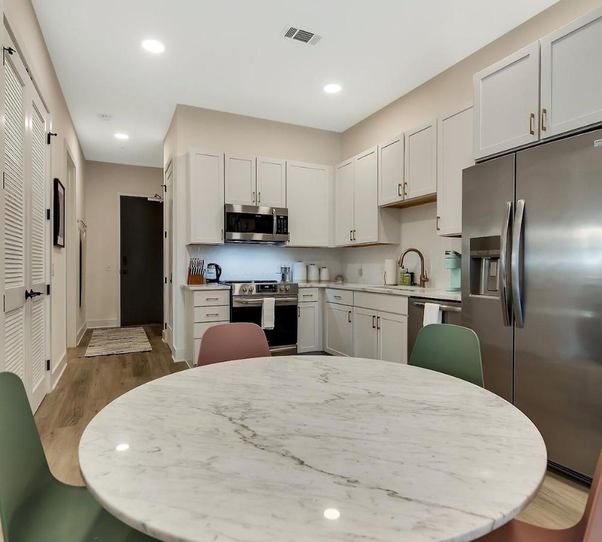 Holiday home Jolene On Main - East Nash - 1 Mile To Dtnash - New Nashville