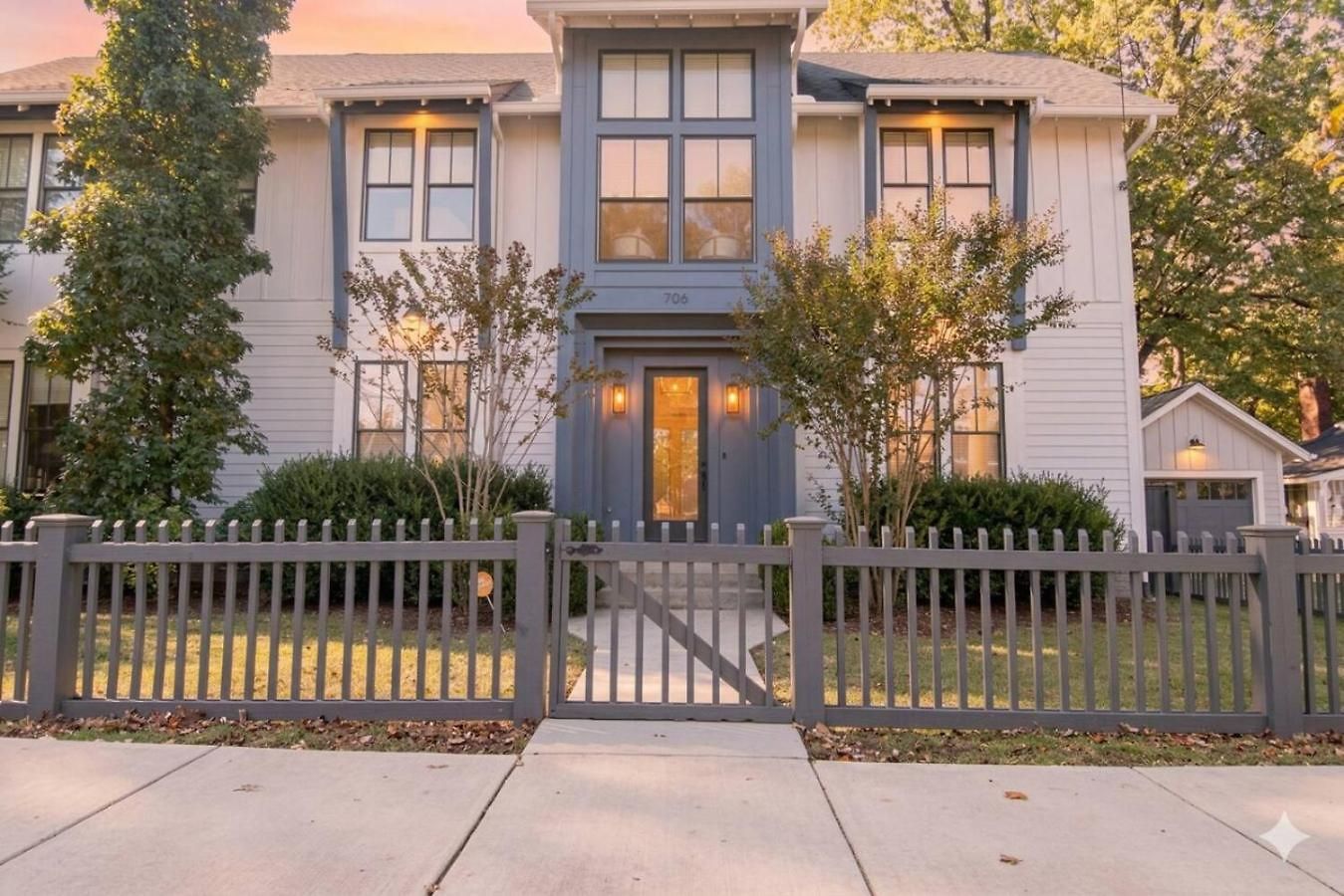 Large Grand East Nash 4br Hot Tub Holiday home Nashville