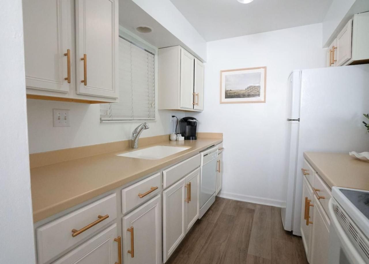 Holiday home Riverfront Oasis Pool King Bed Walk To Broadway *