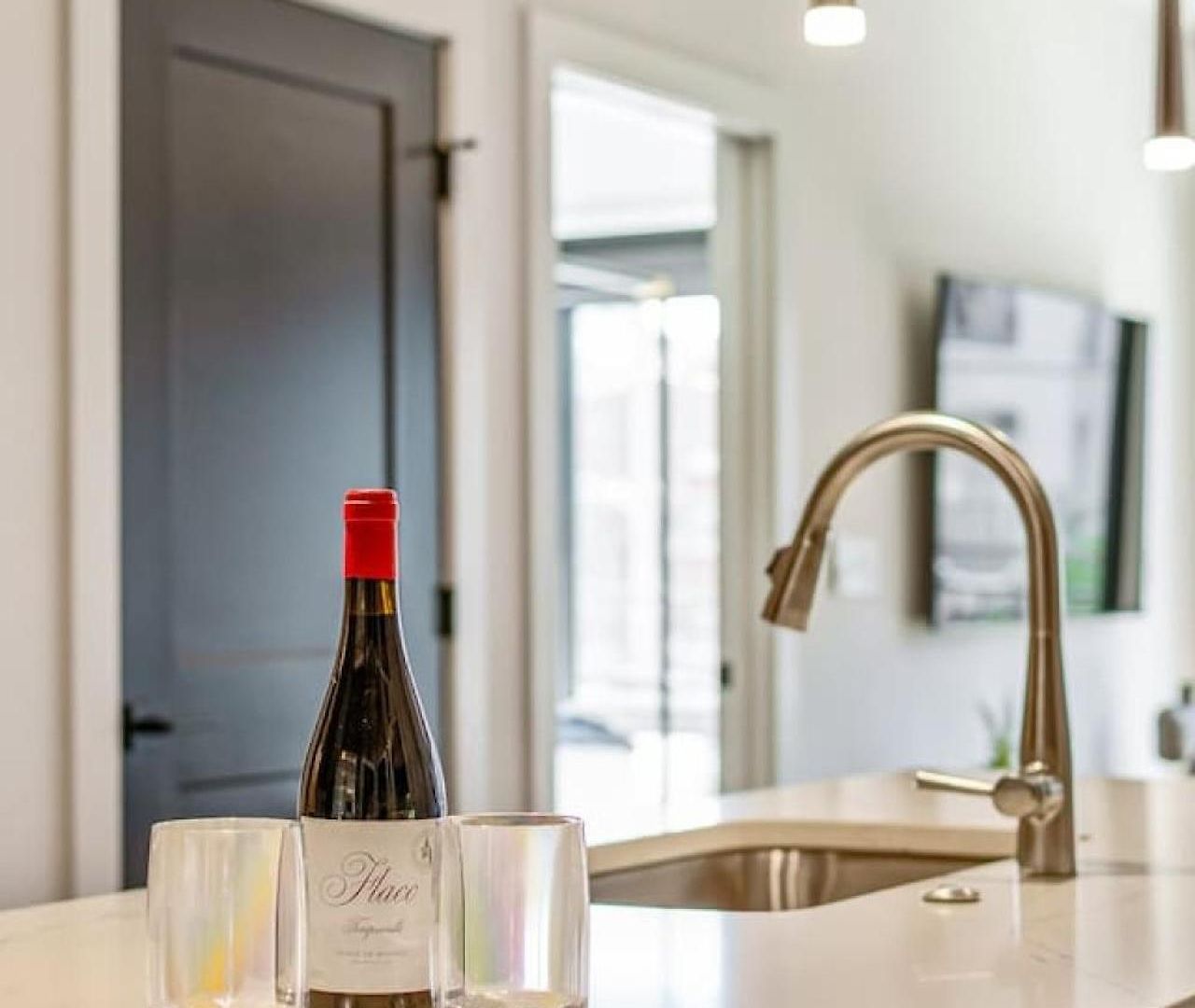 Walk To Nightlife, Vanderbilt, Minutes To Broadway Holiday home