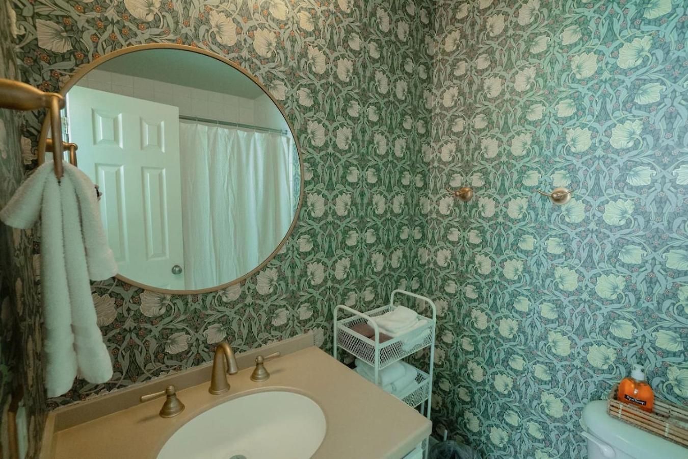 Holiday home Riverfront Oasis Pool King Bed Walk To Broadway *