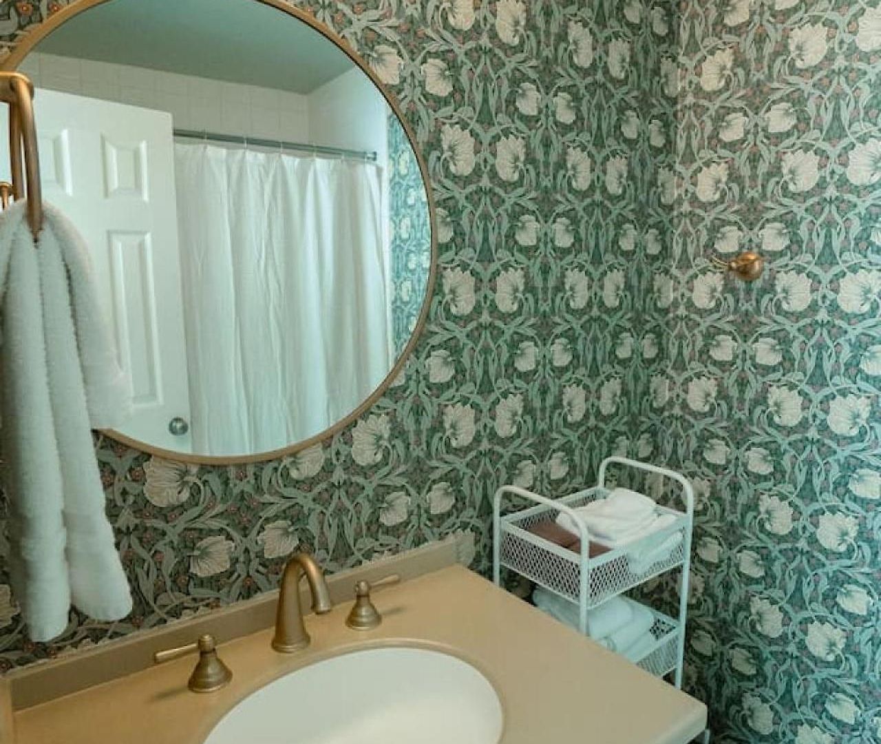 Riverfront Oasis Pool King Bed Walk To Broadway Holiday home