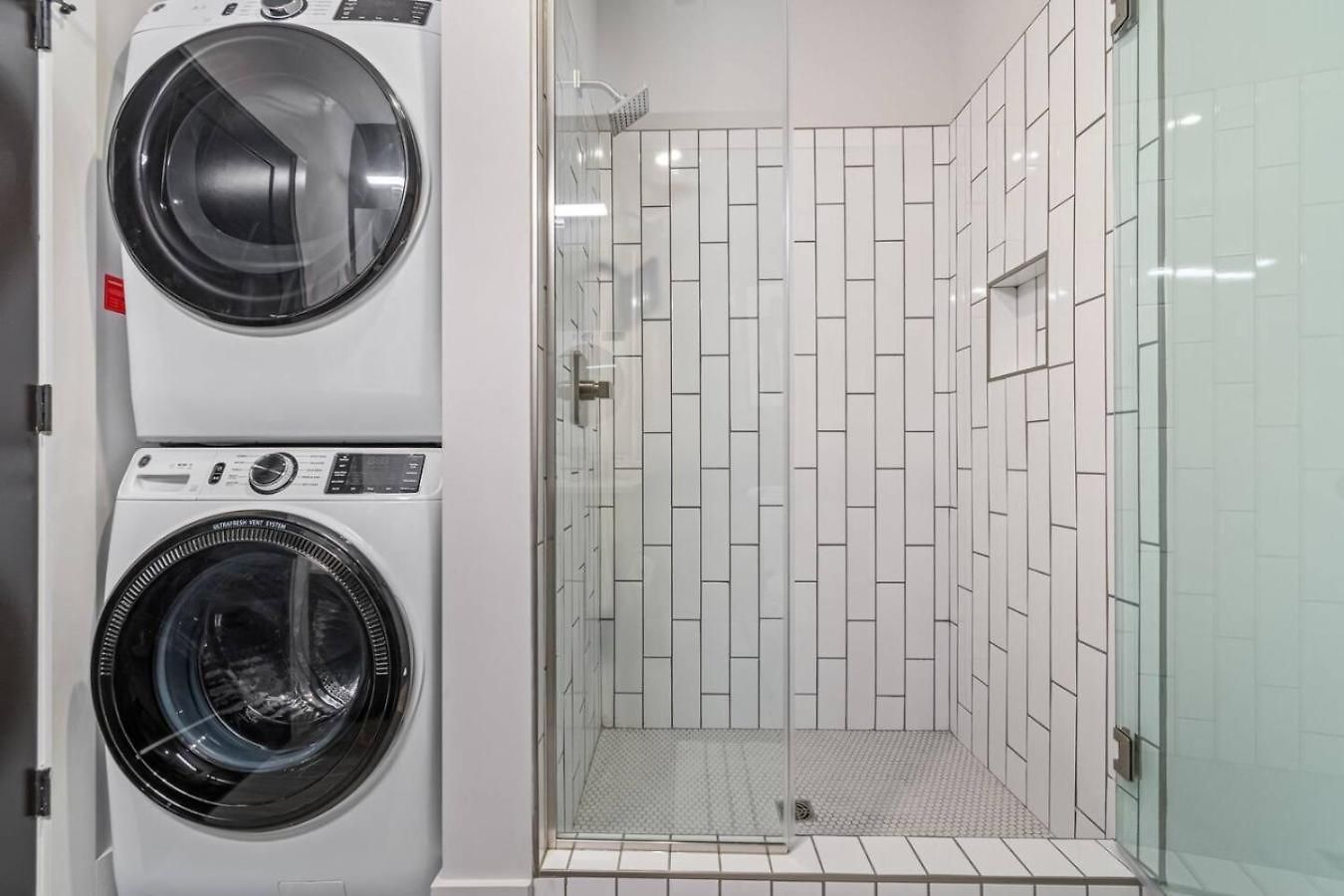 Walk To Nightlife, Vanderbilt, Minutes To Broadway Holiday home *