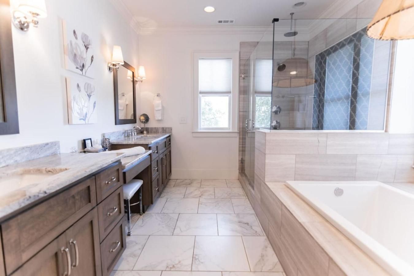 Large Grand East Nash 4br Hot Tub Holiday home Nashville