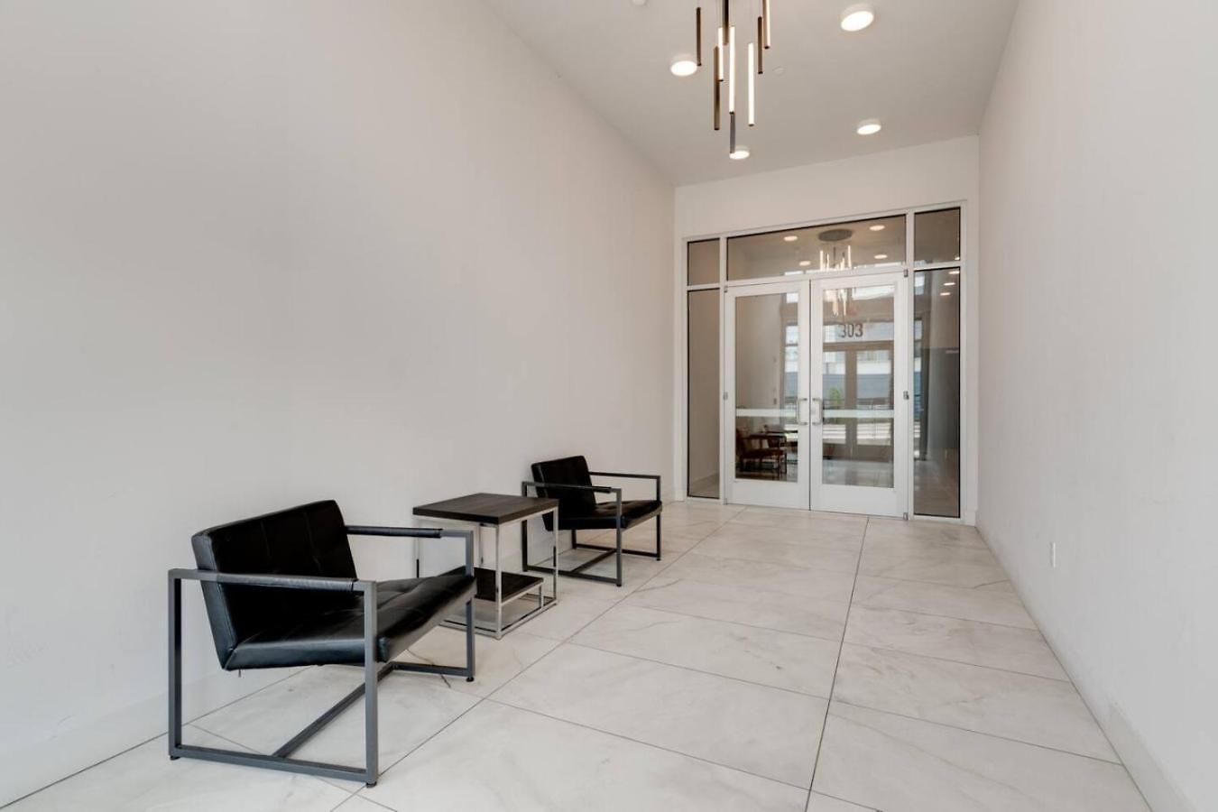 Walk To Nightlife, Vanderbilt, Minutes To Broadway Holiday home *