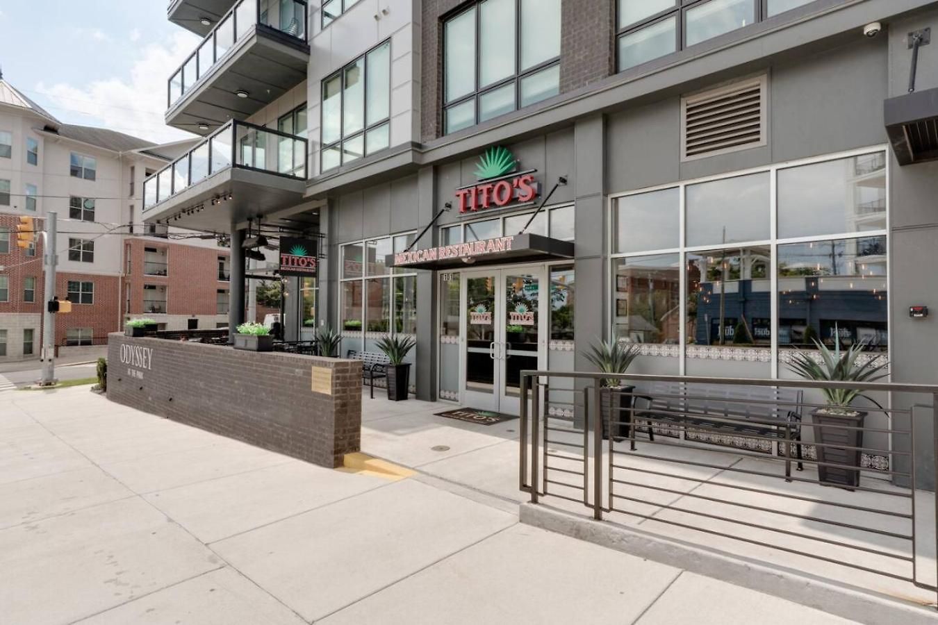Holiday home Walk To Nightlife, Vanderbilt, Minutes To Broadway *