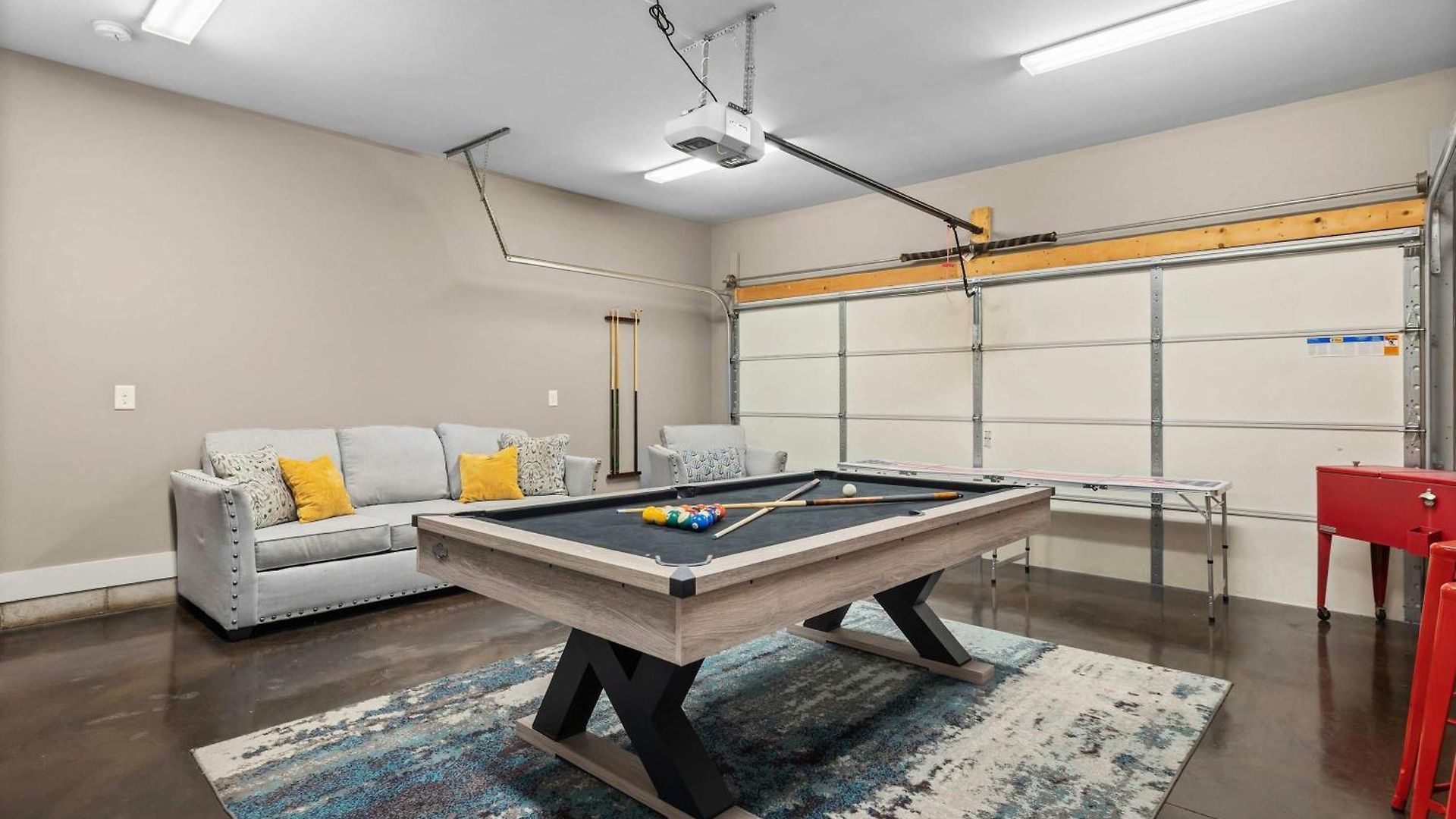 Music Mansion 2 Miles To Broadway - 13 Beds