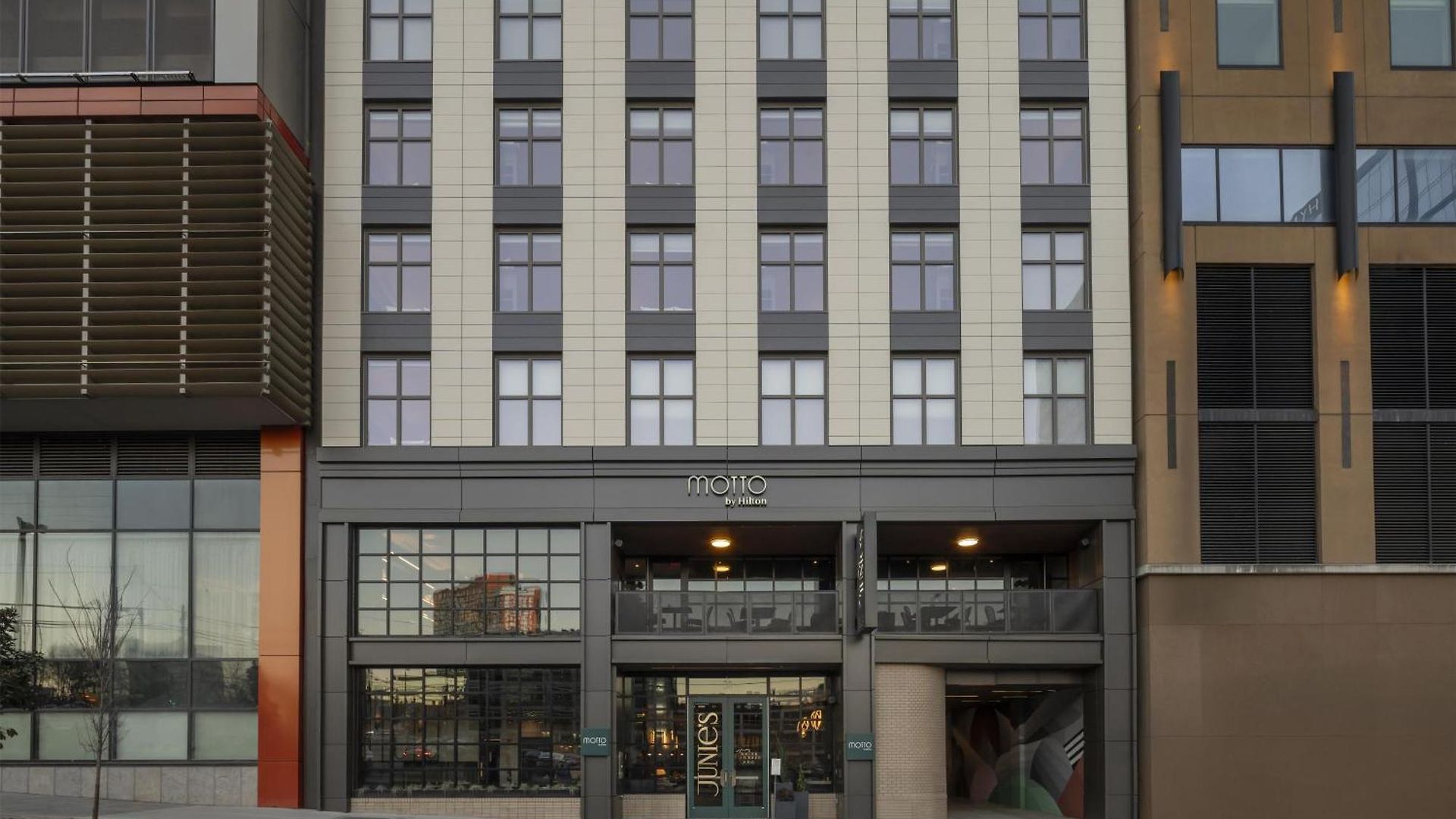 Motto By Hilton Downtown