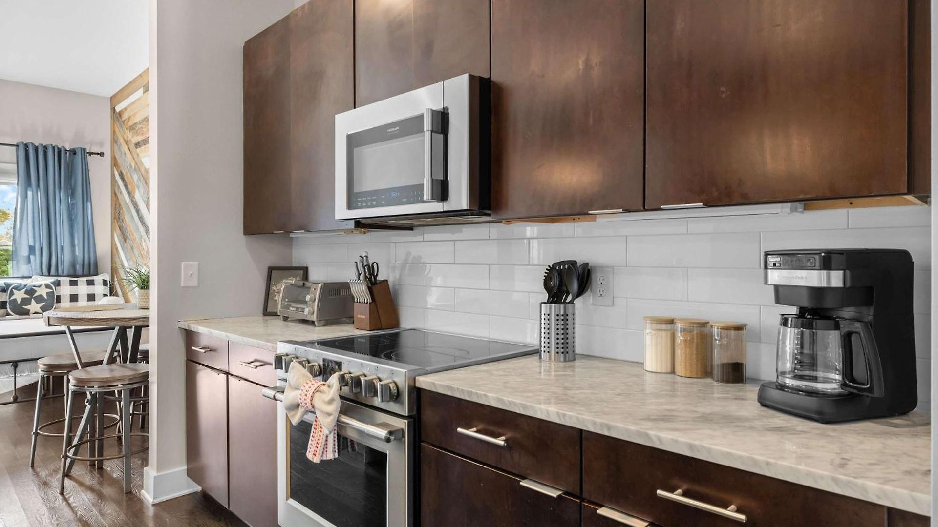 Music Mansion 2 Miles To Broadway - 13 Beds *