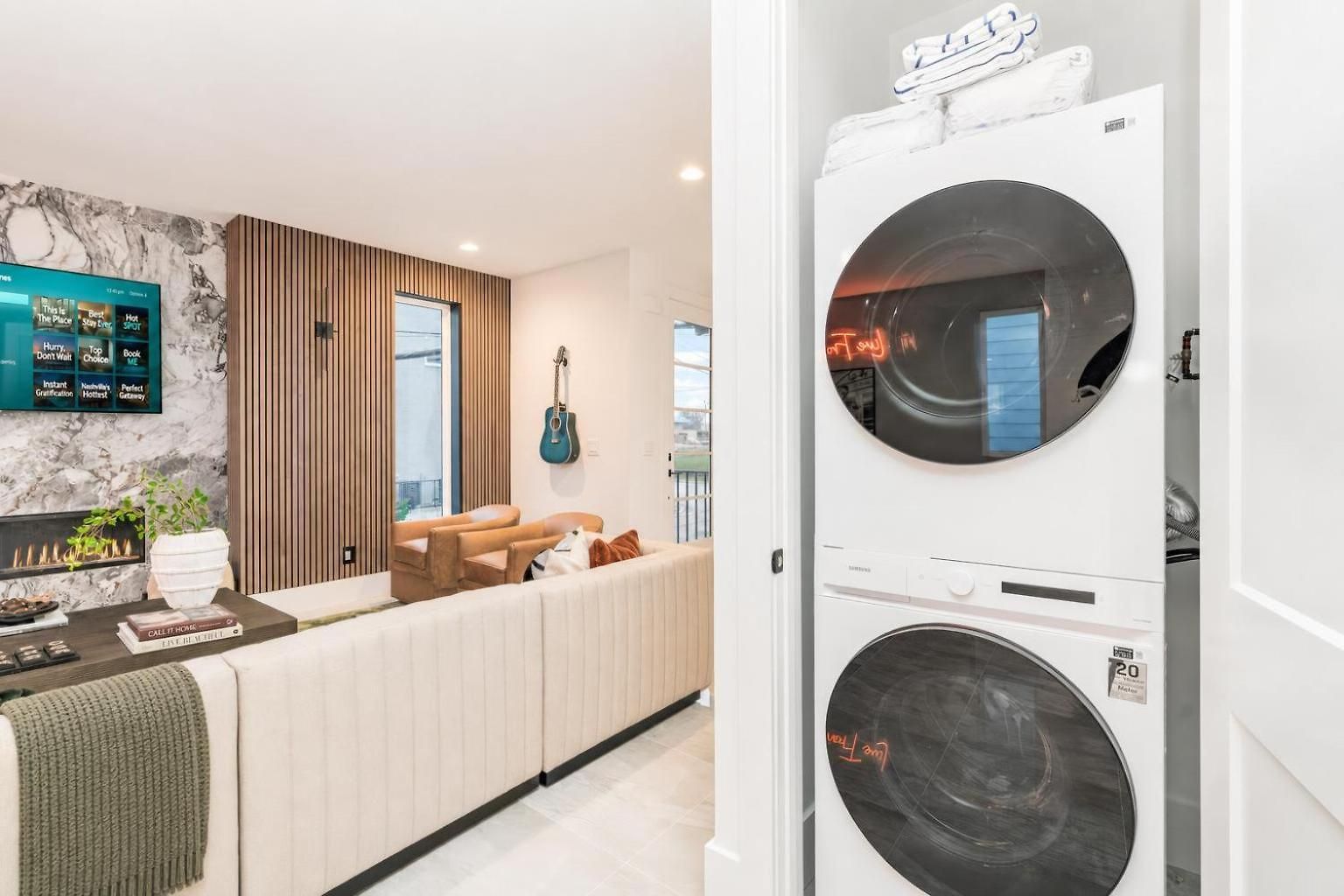 Holiday home Elevator With Rooftop Hot Tub & Spacious Yard