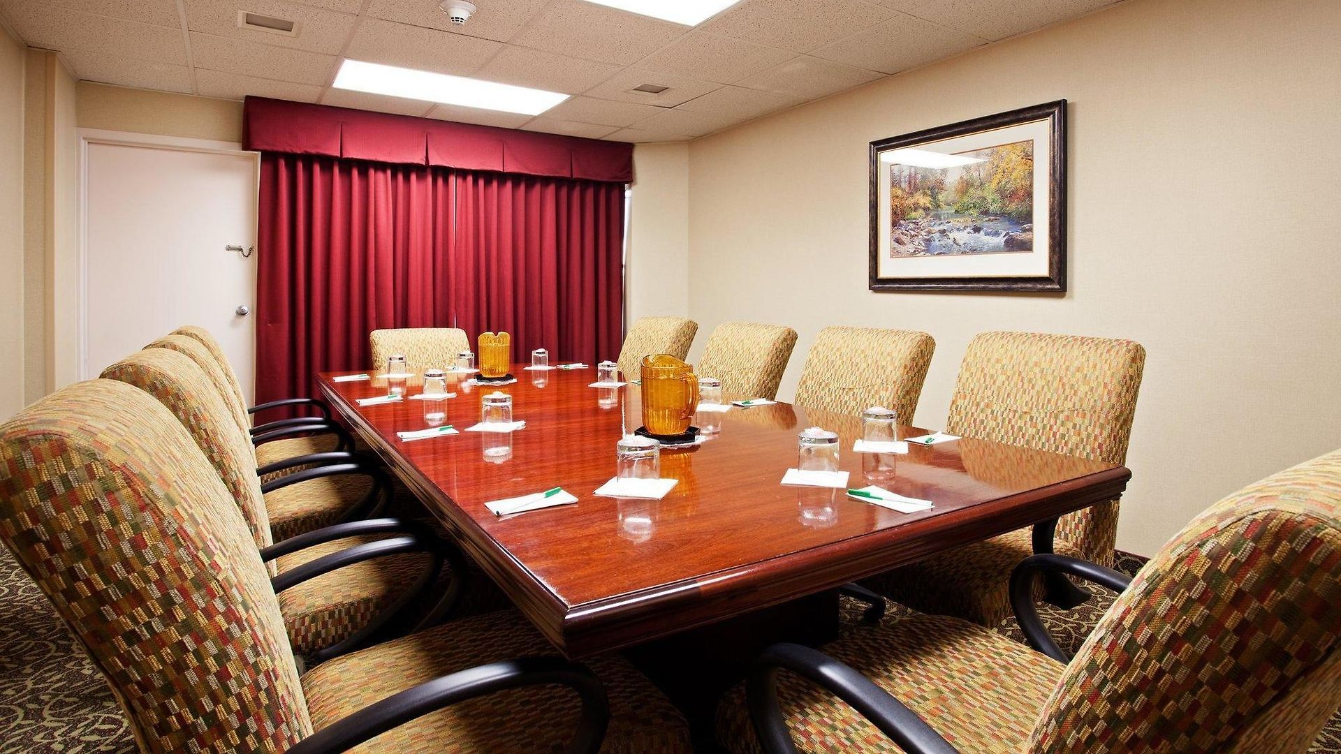 Airport Marriott Hotel 4*