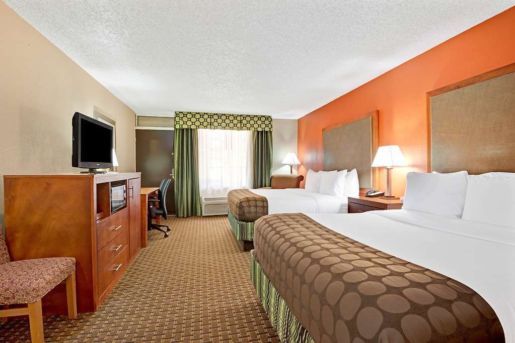 Comfort & Downtown - Stadium Hotel Nashville