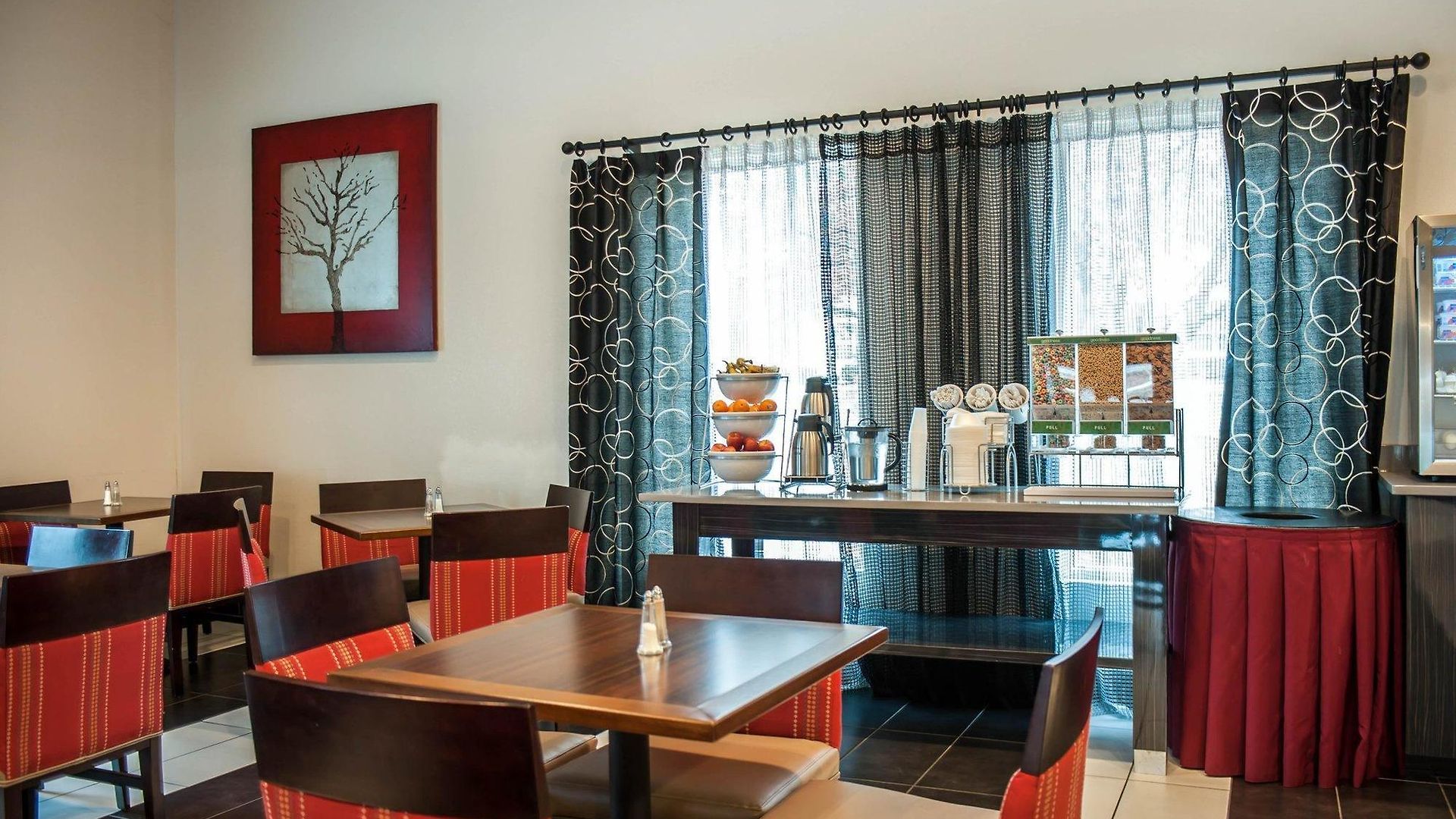 Hotel Comfort Airport - Bna 4*