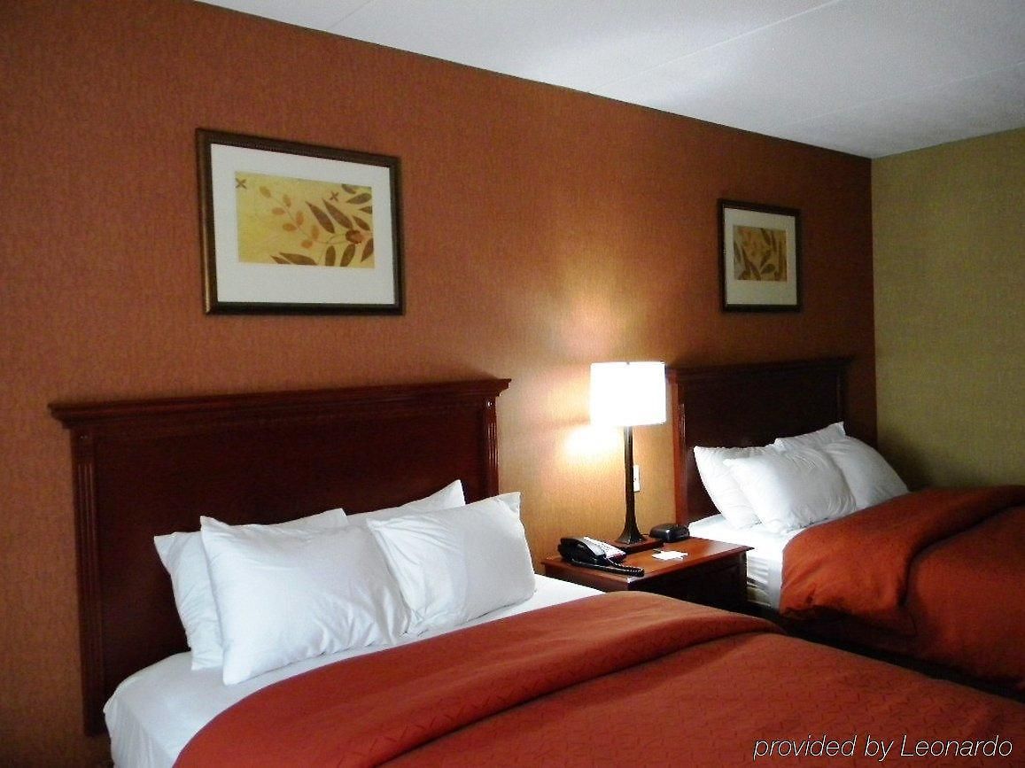 Country & By Radisson Airport Tn 4*