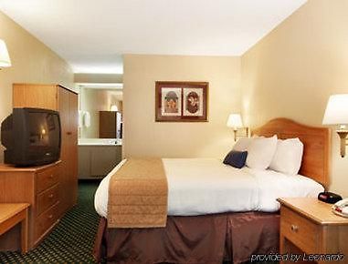 Baymont By Wyndham Airport Hotel