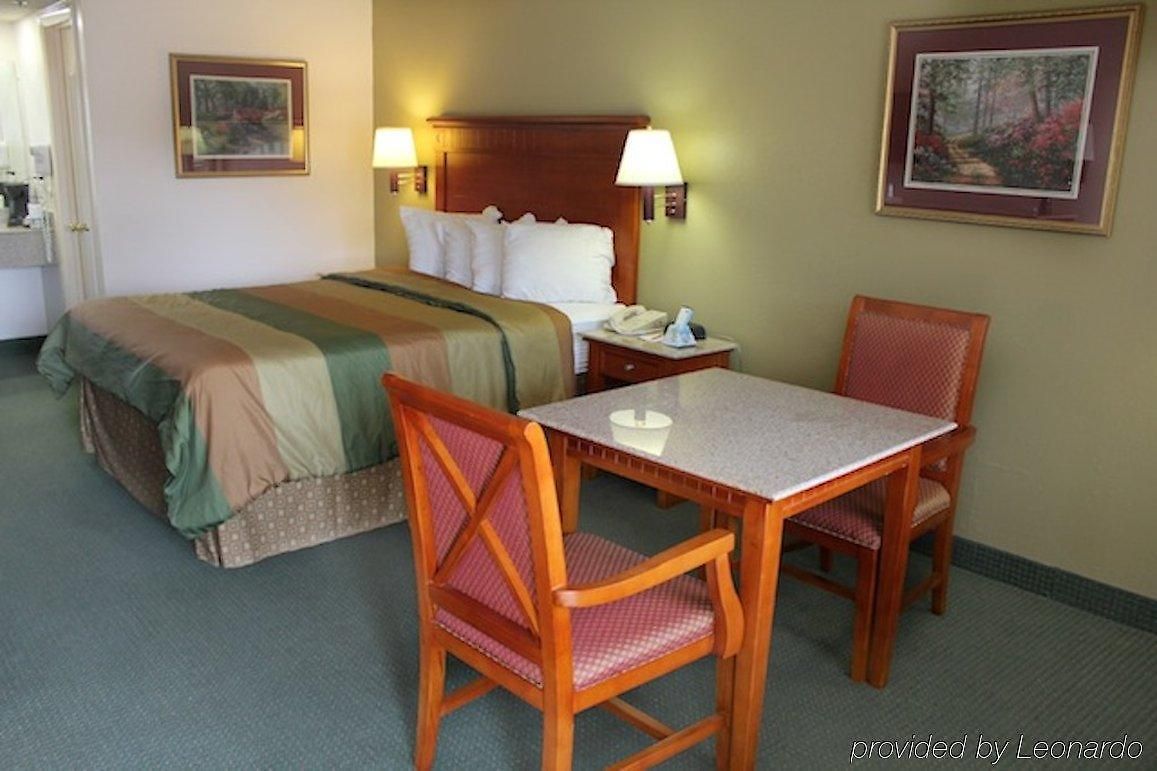 Rodeway & Hotel