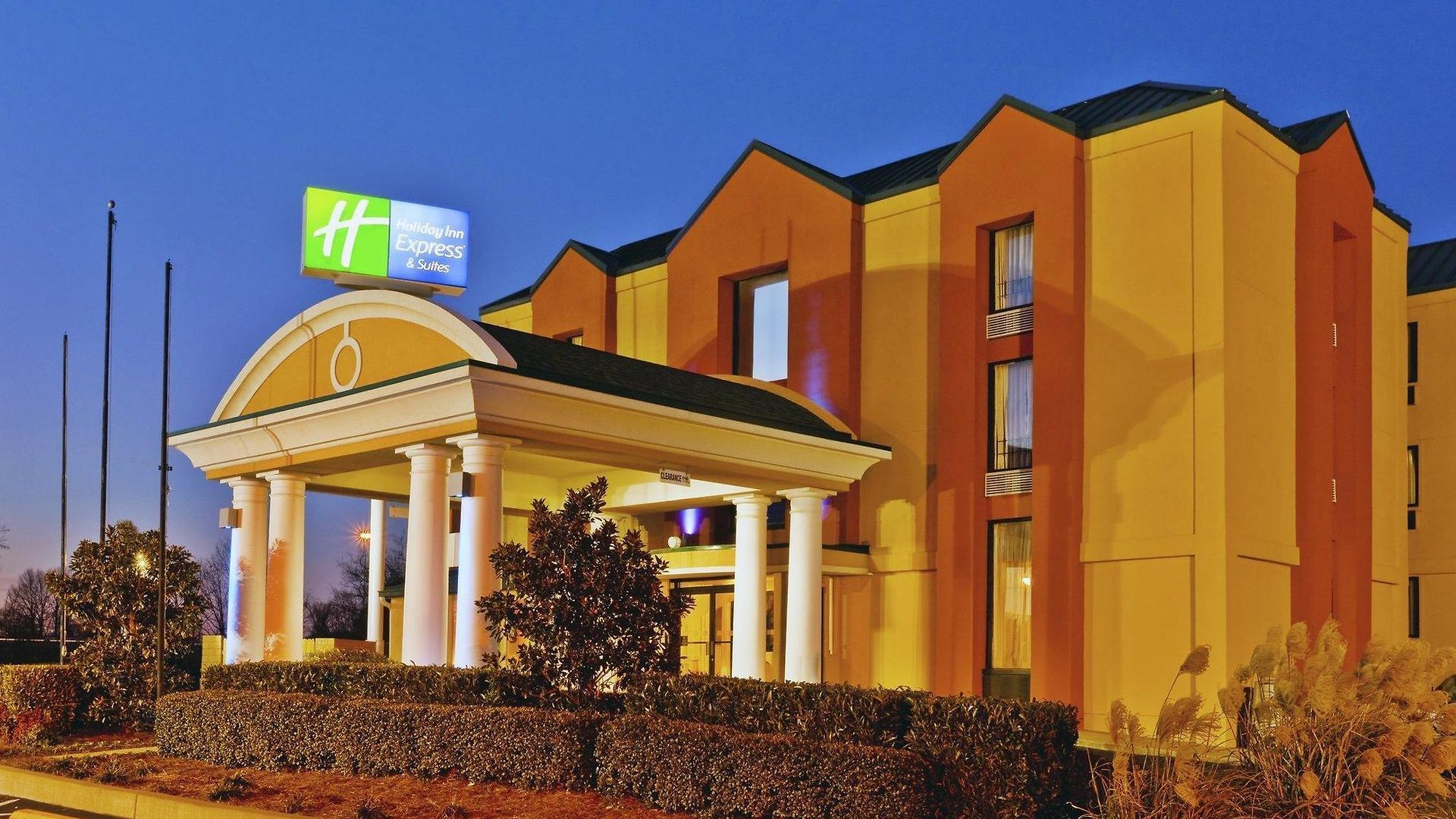 Express & Nashville-i-40 & I-24 Hotel 3*