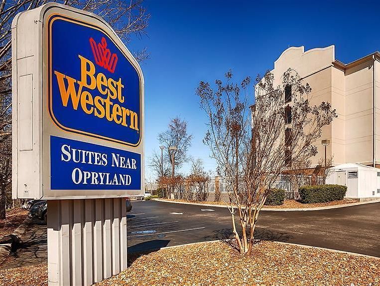 Western Near Opryland