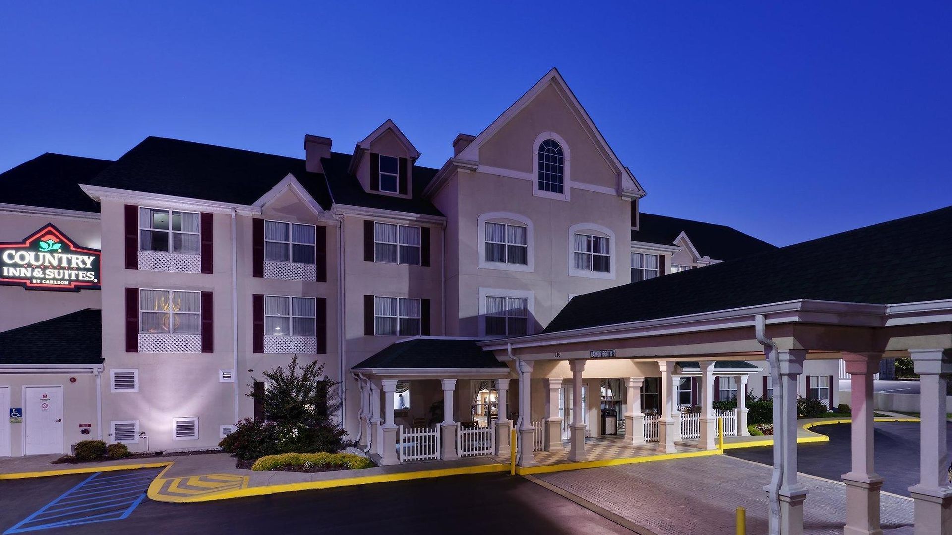 Country & By Radisson, Nashville, Tn Hotel