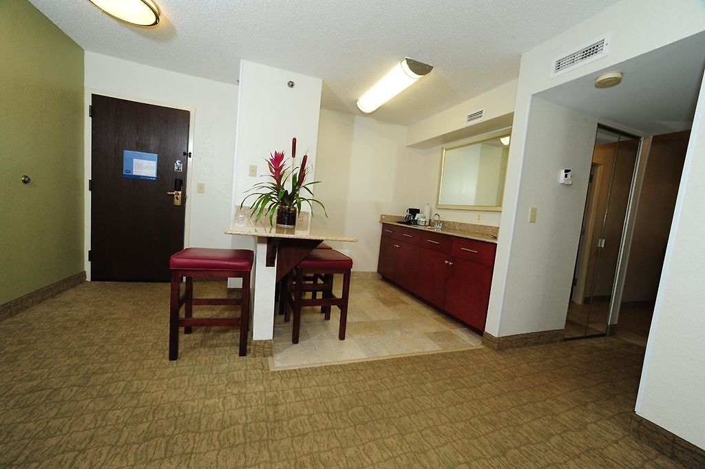 Hampton & Nashville-airport Hotel