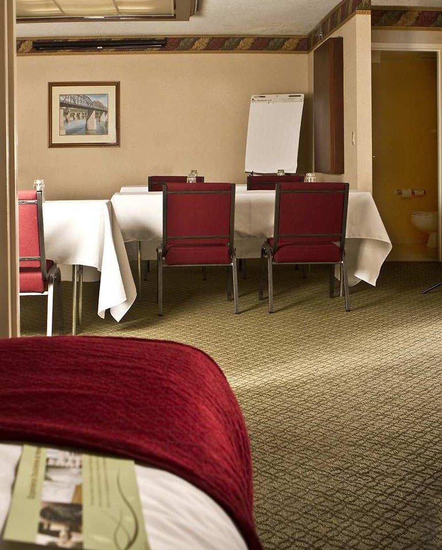 Doubletree By Hilton Airport Nashville
