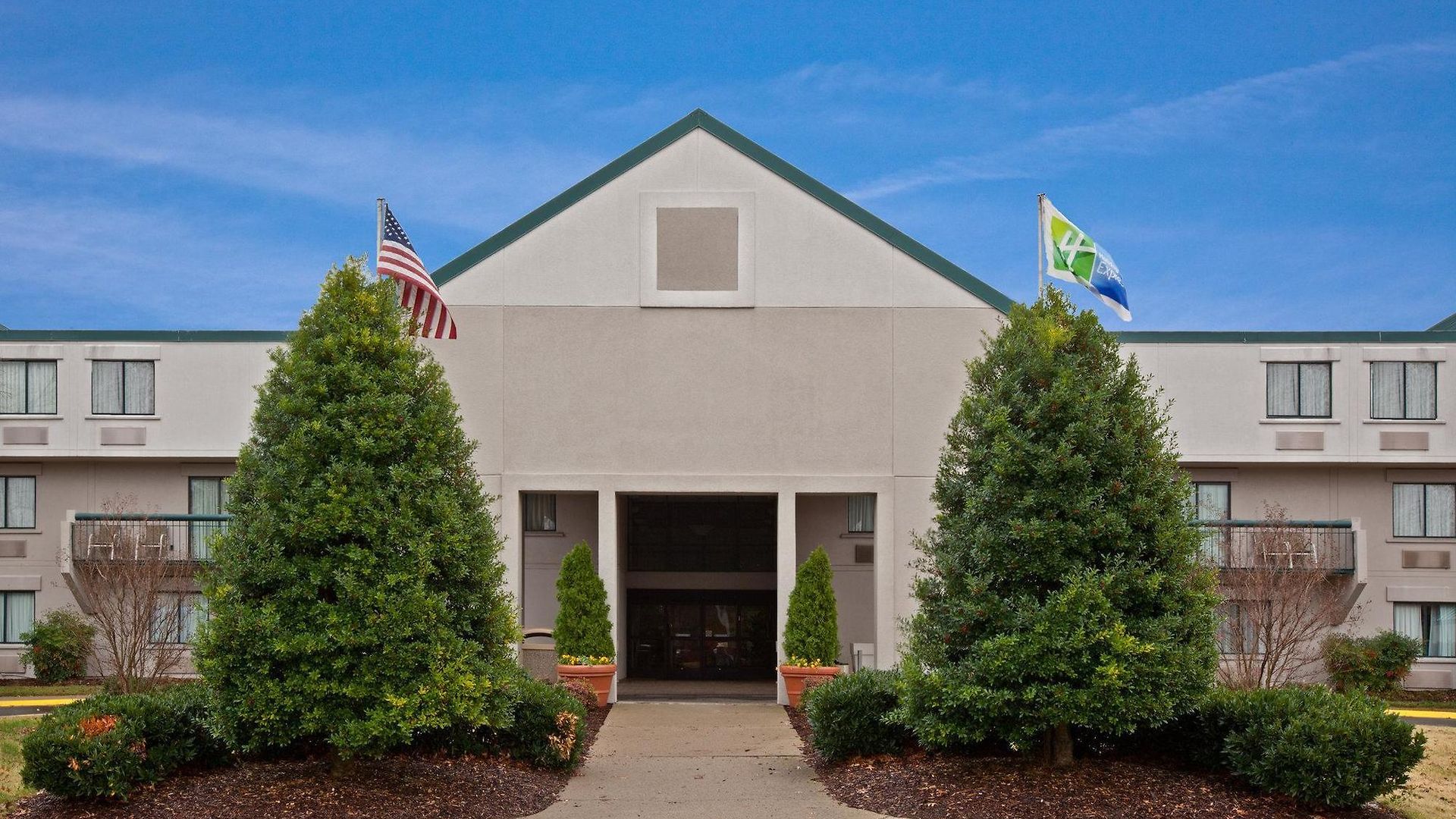 Hotel Express Airport By Ihg Nashville