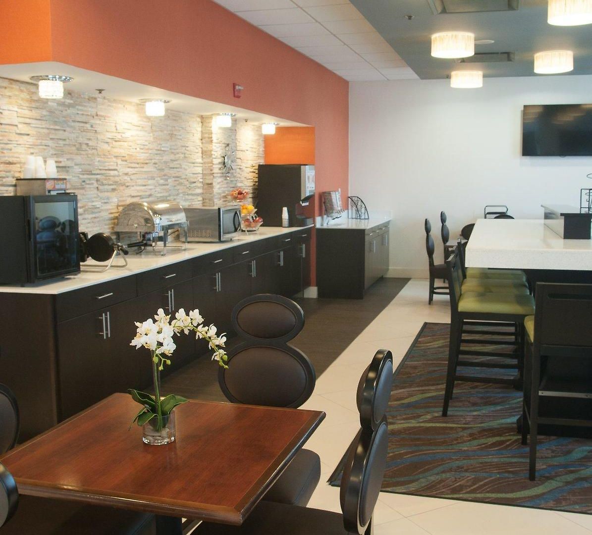 Hotel Country & By Radisson Airport Tn Nashville