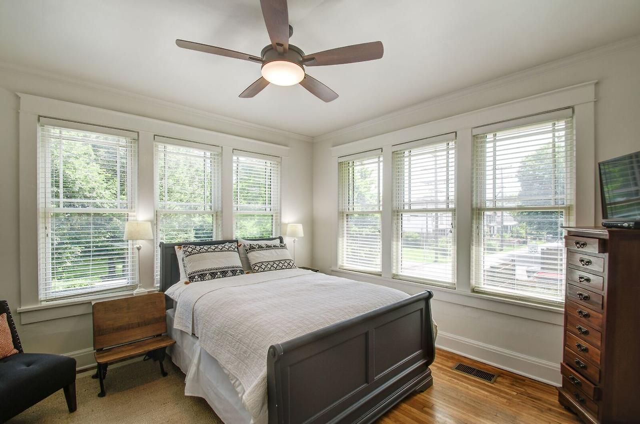 Belmont Blvd 3*