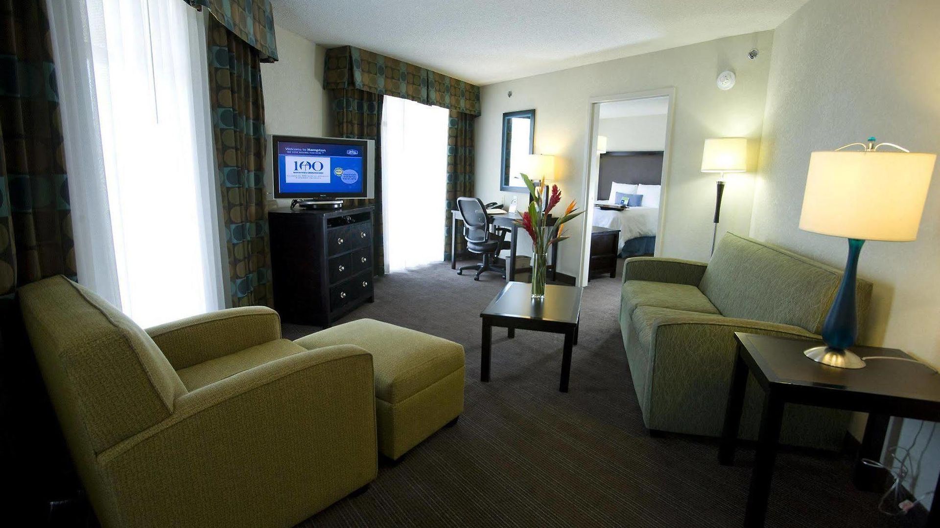 Hampton & Nashville-downtown Hotel 3*