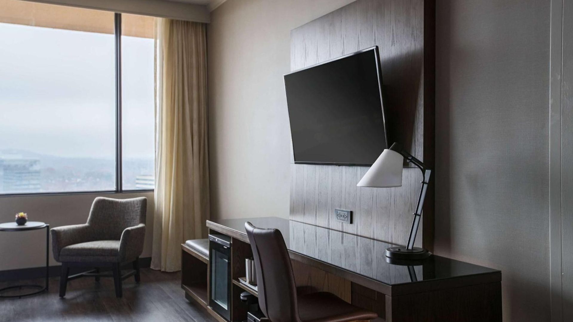 Sonesta Airport Hotel 4*